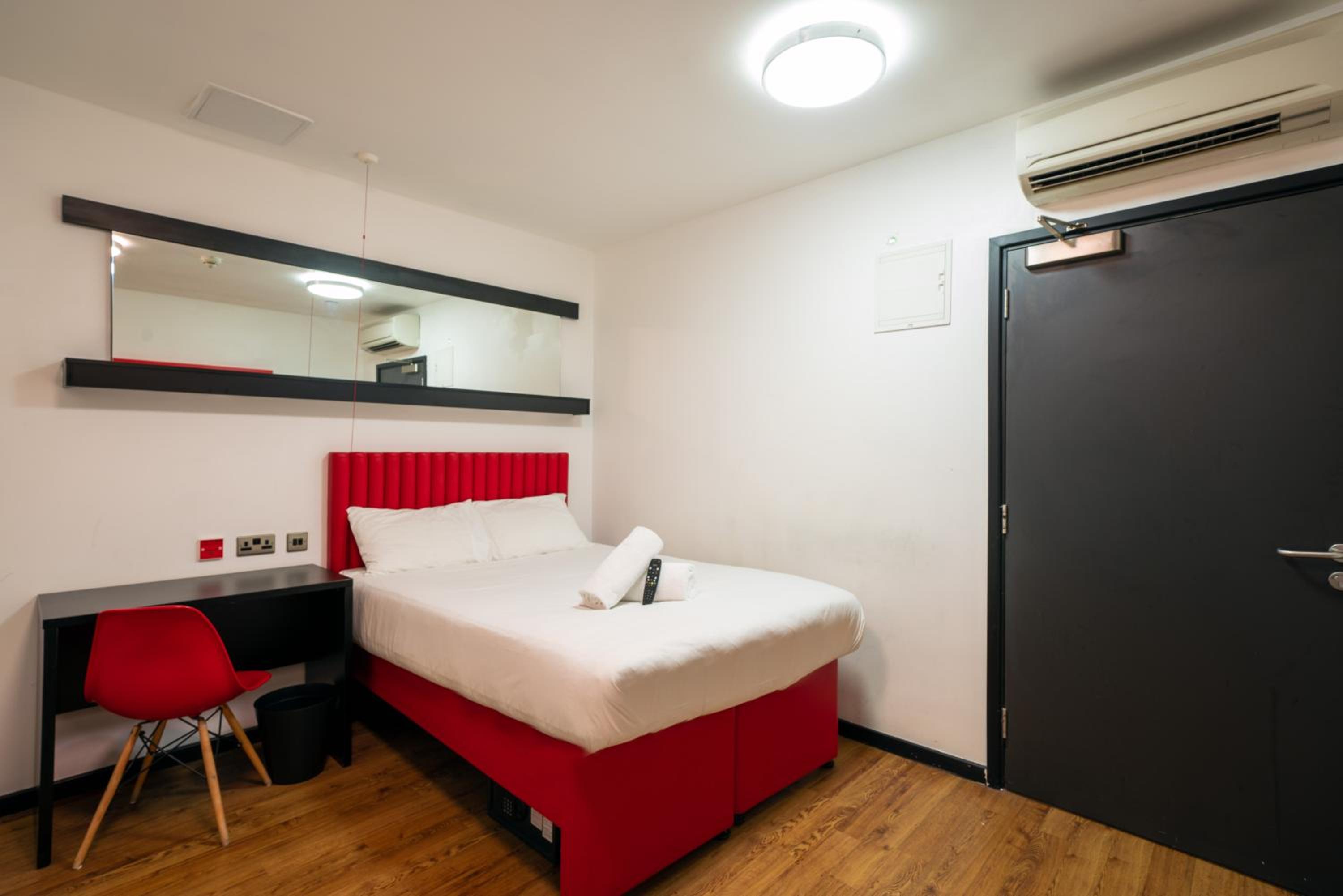 Double Room - Disability Access (No window) photo 3