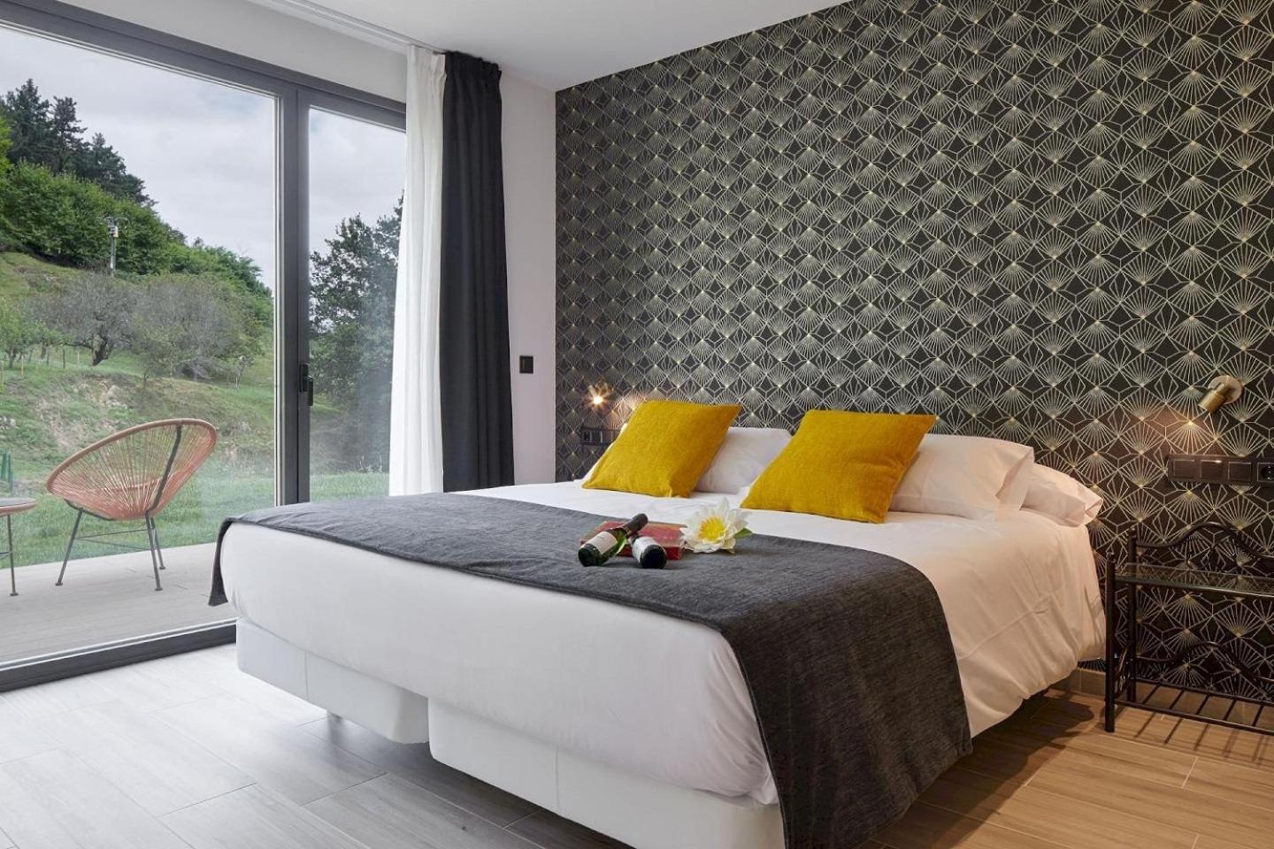 Suite with Spa Bath - Photo 6