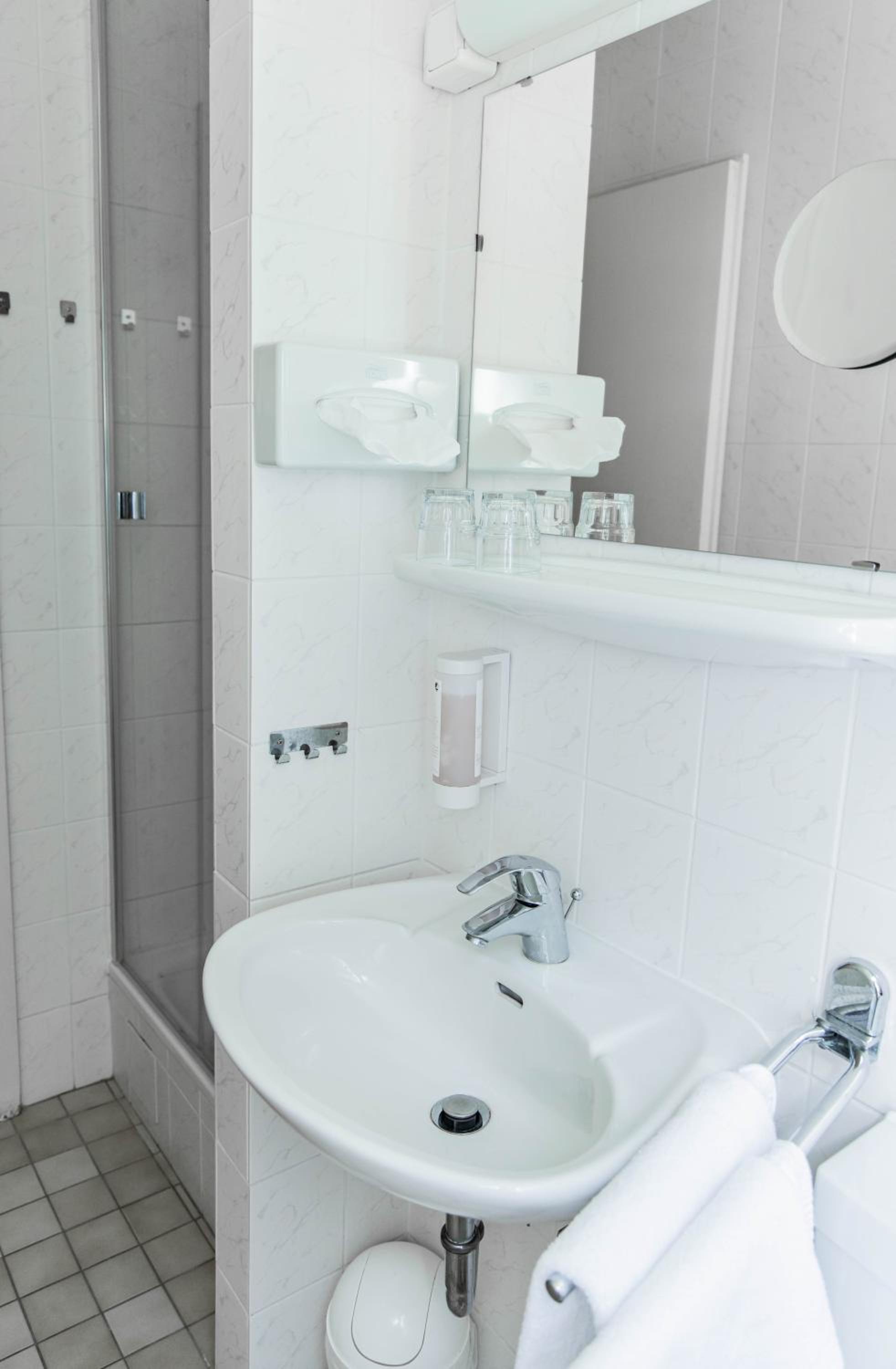 Single Room photo 2