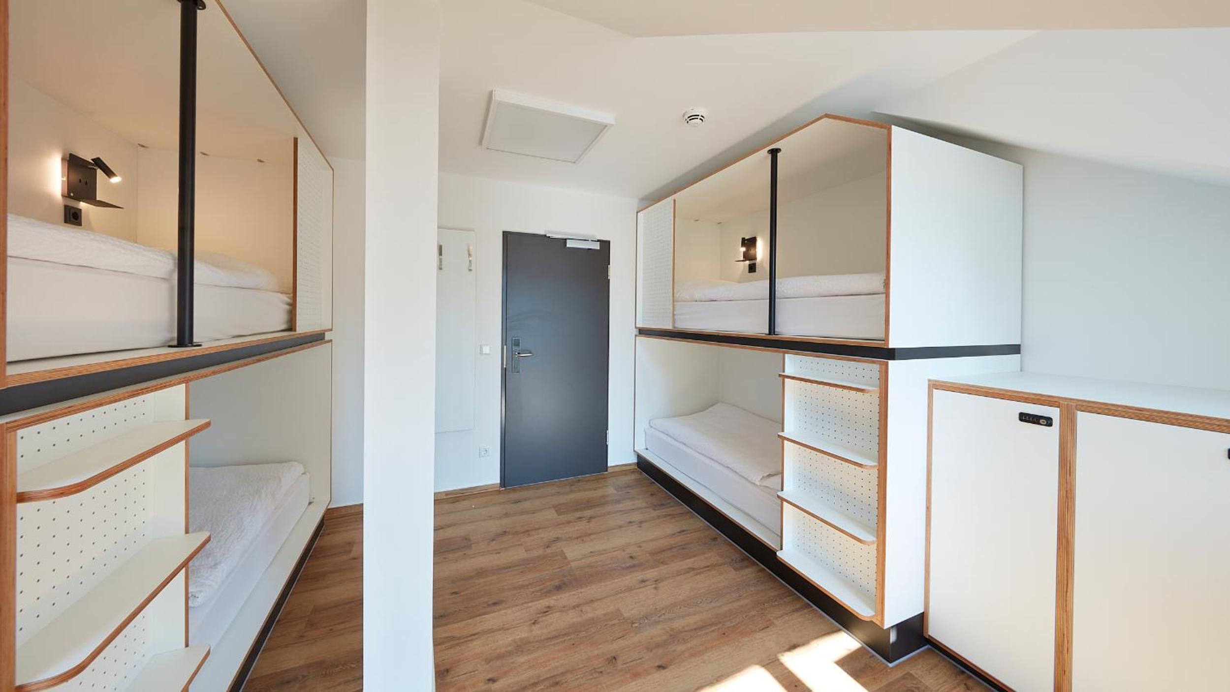Bed in 4-Bed Dormitory Room photo 2