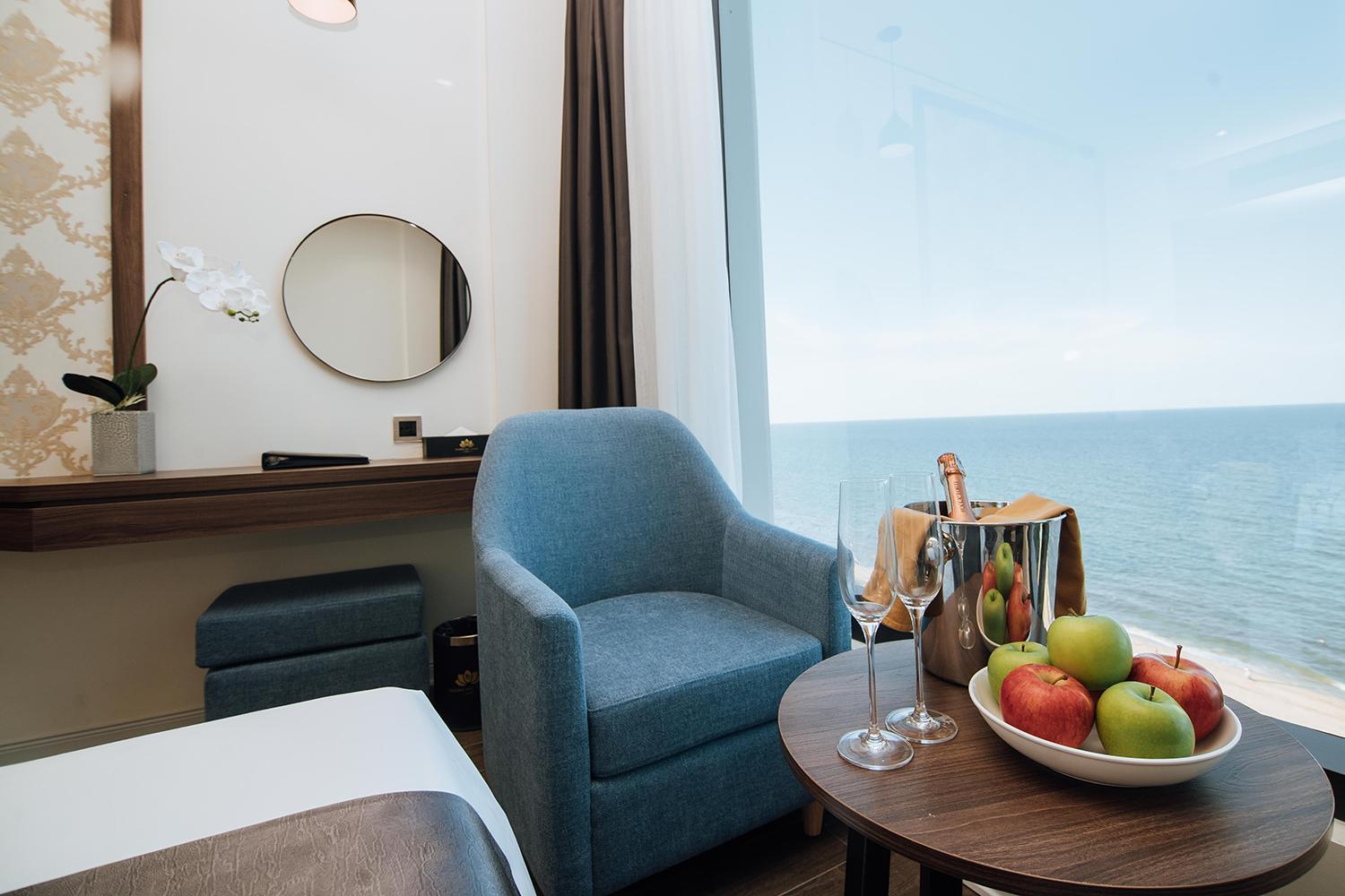 Twin Room with Sea View - Photo 5
