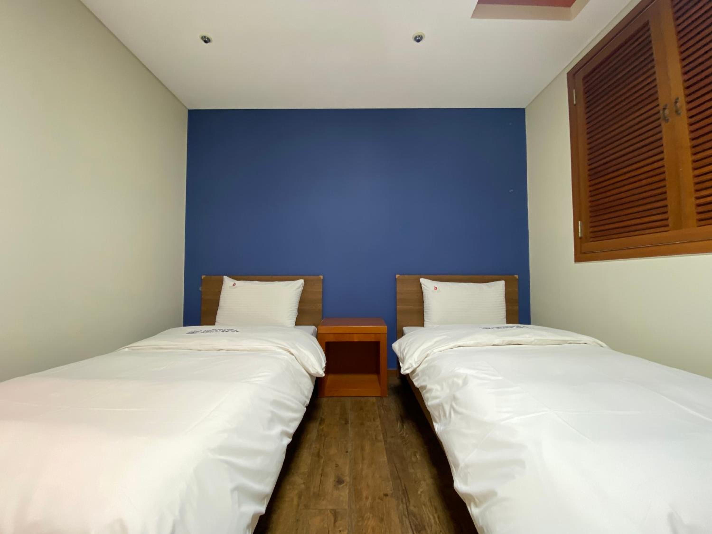 Standard Twin Room - Photo 1