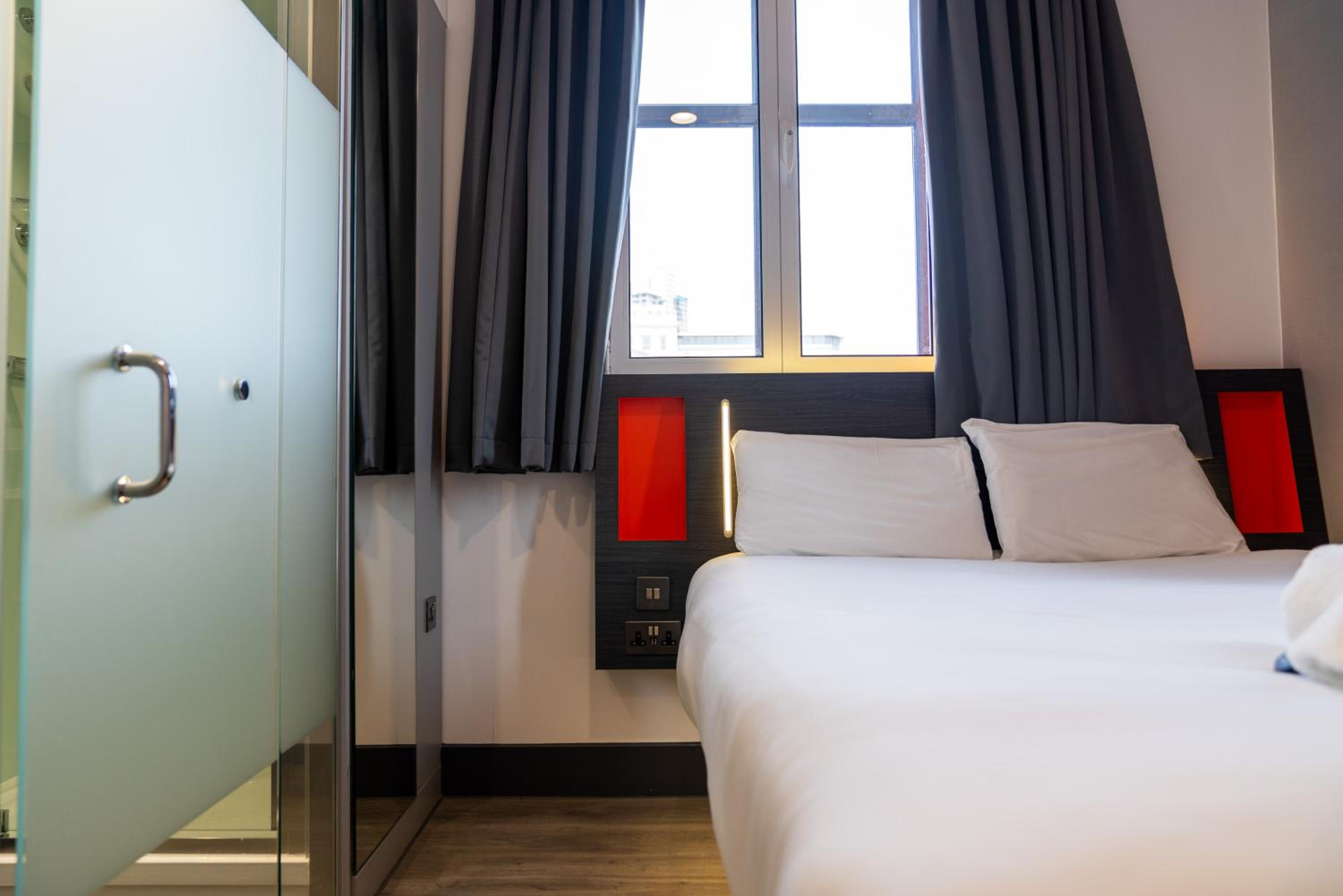 Standard Double Room with Window