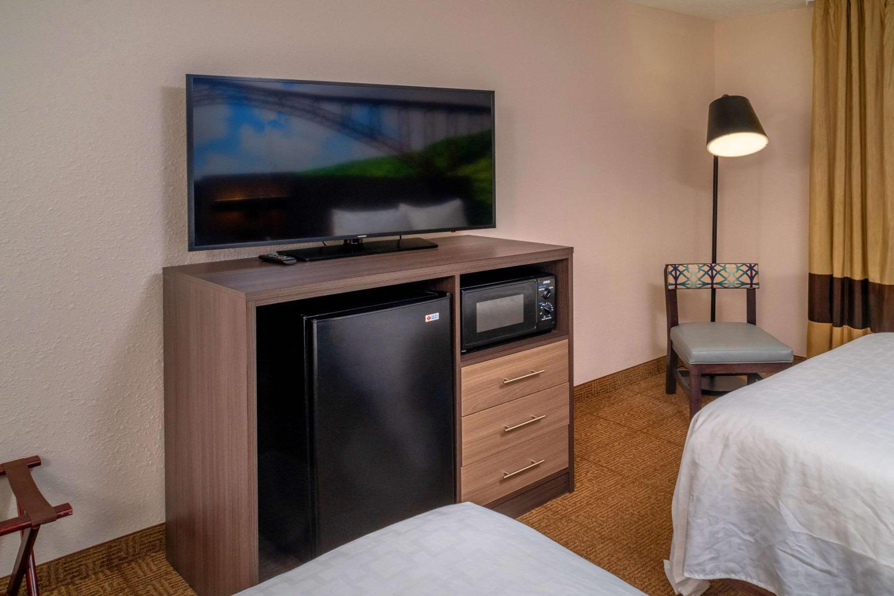 Double Room with Two Double Beds - Non-Smoking/Pet Friendly - Photo 1