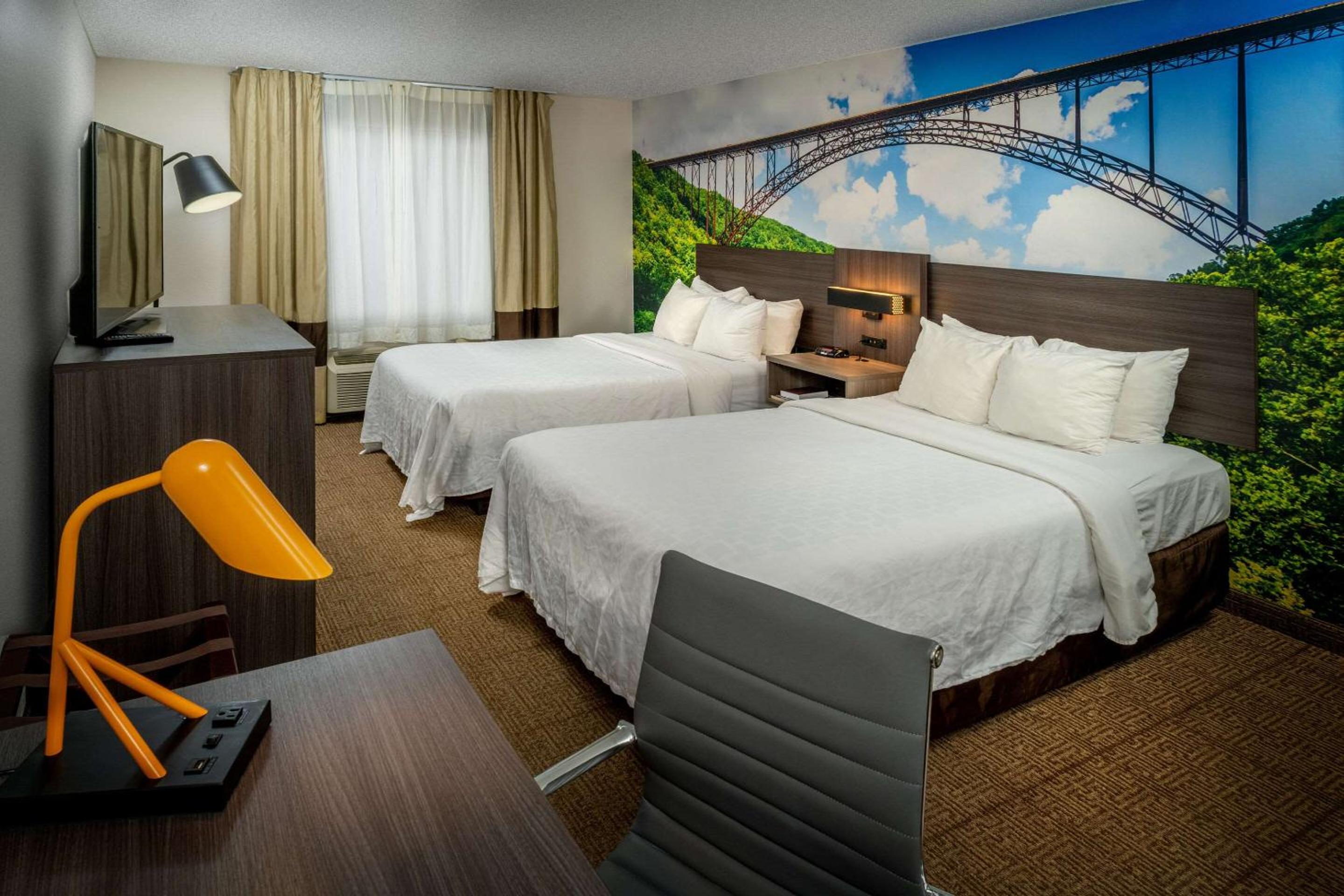 Double Room with Two Double Beds - Non-Smoking - Photo 2