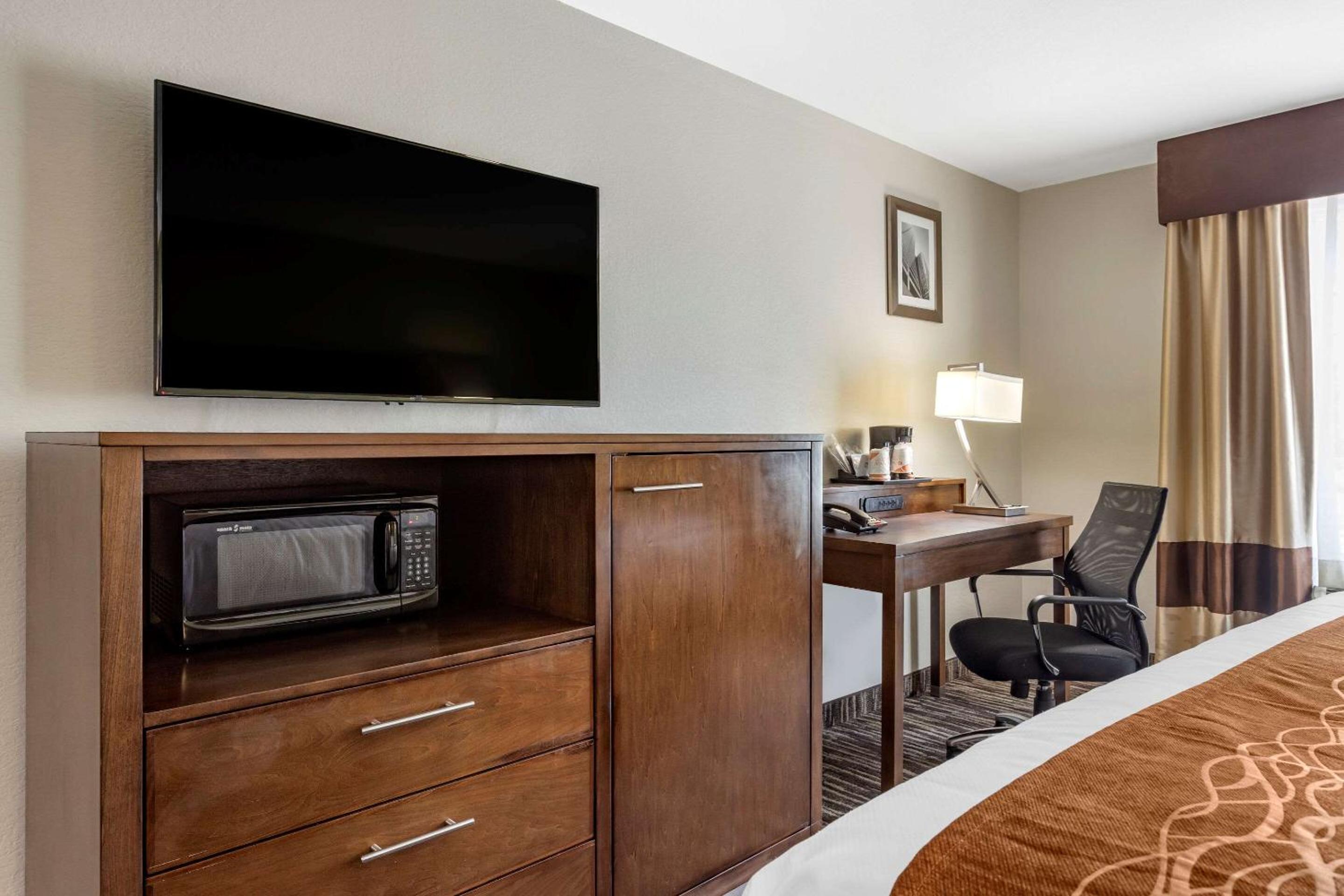 Standard King Room - Non-Smoking  - Photo 1