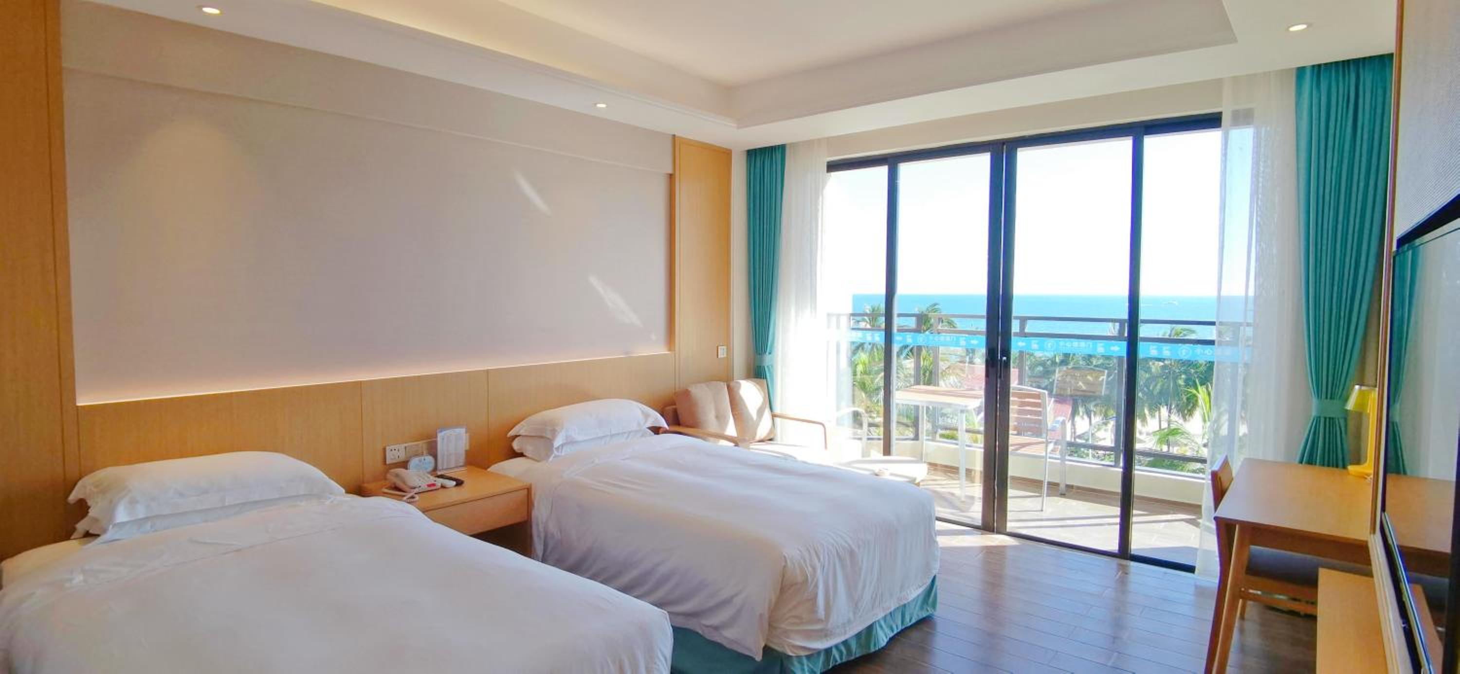 Deluxe Sea View Twin Room photo 2