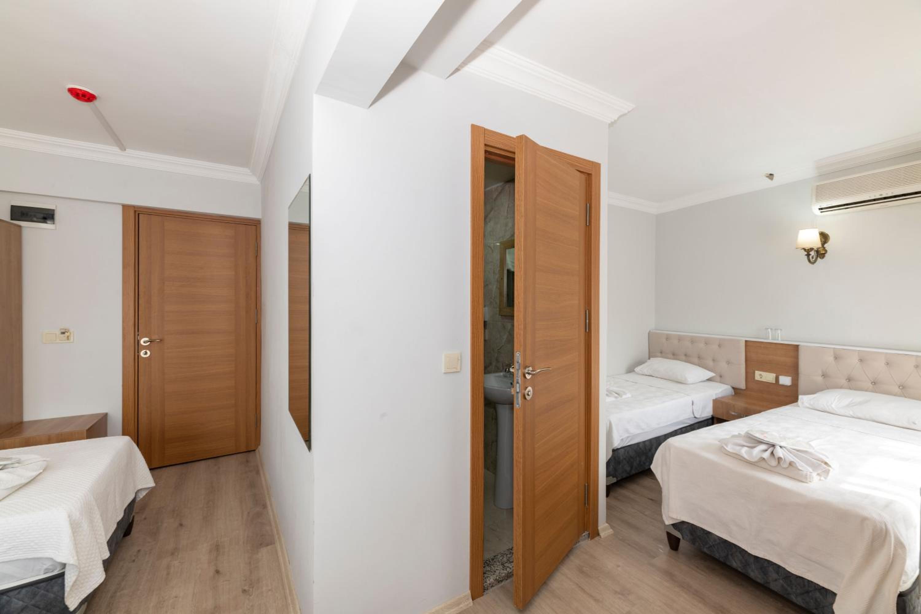 Quadruple Room photo 3
