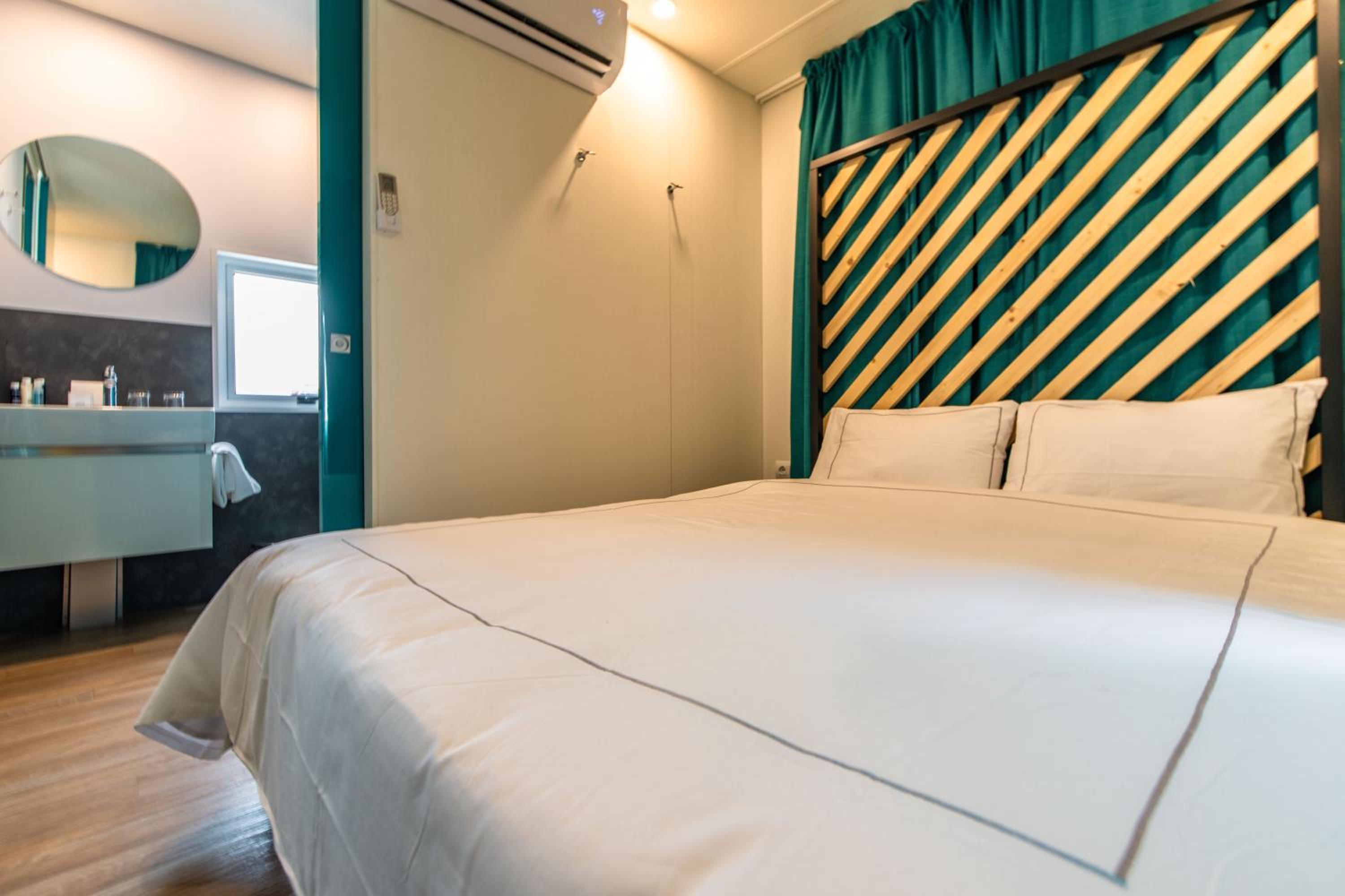 Deluxe Two-Bedroom Camping Home Sea View - Photo 2