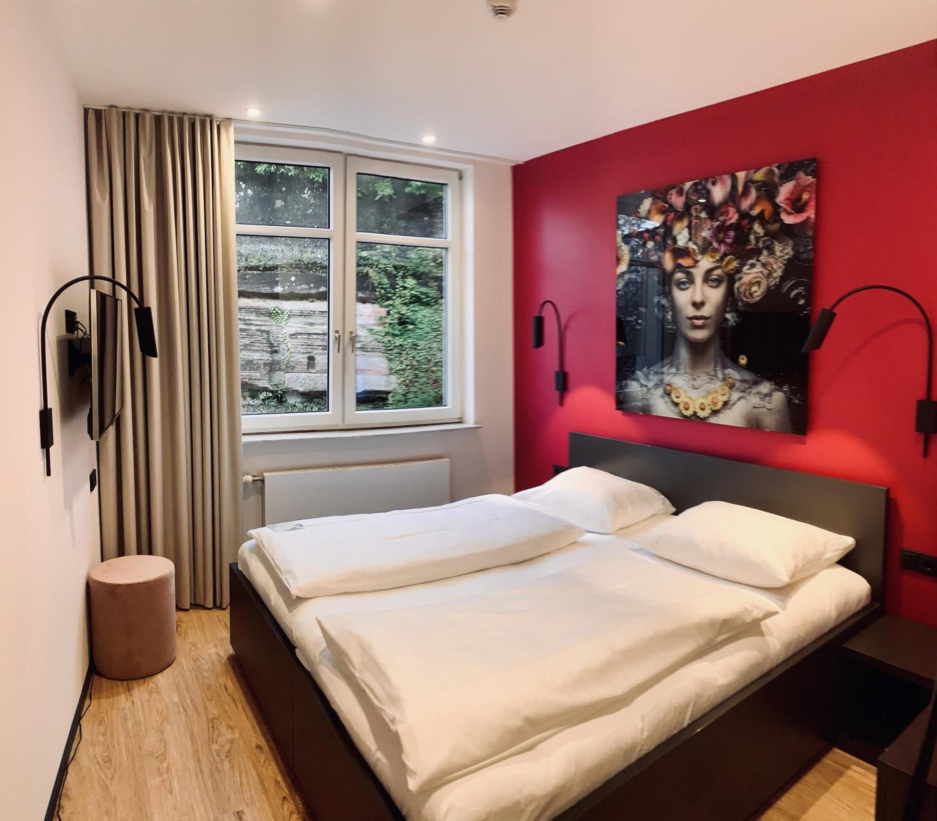 Queen Room photo 3