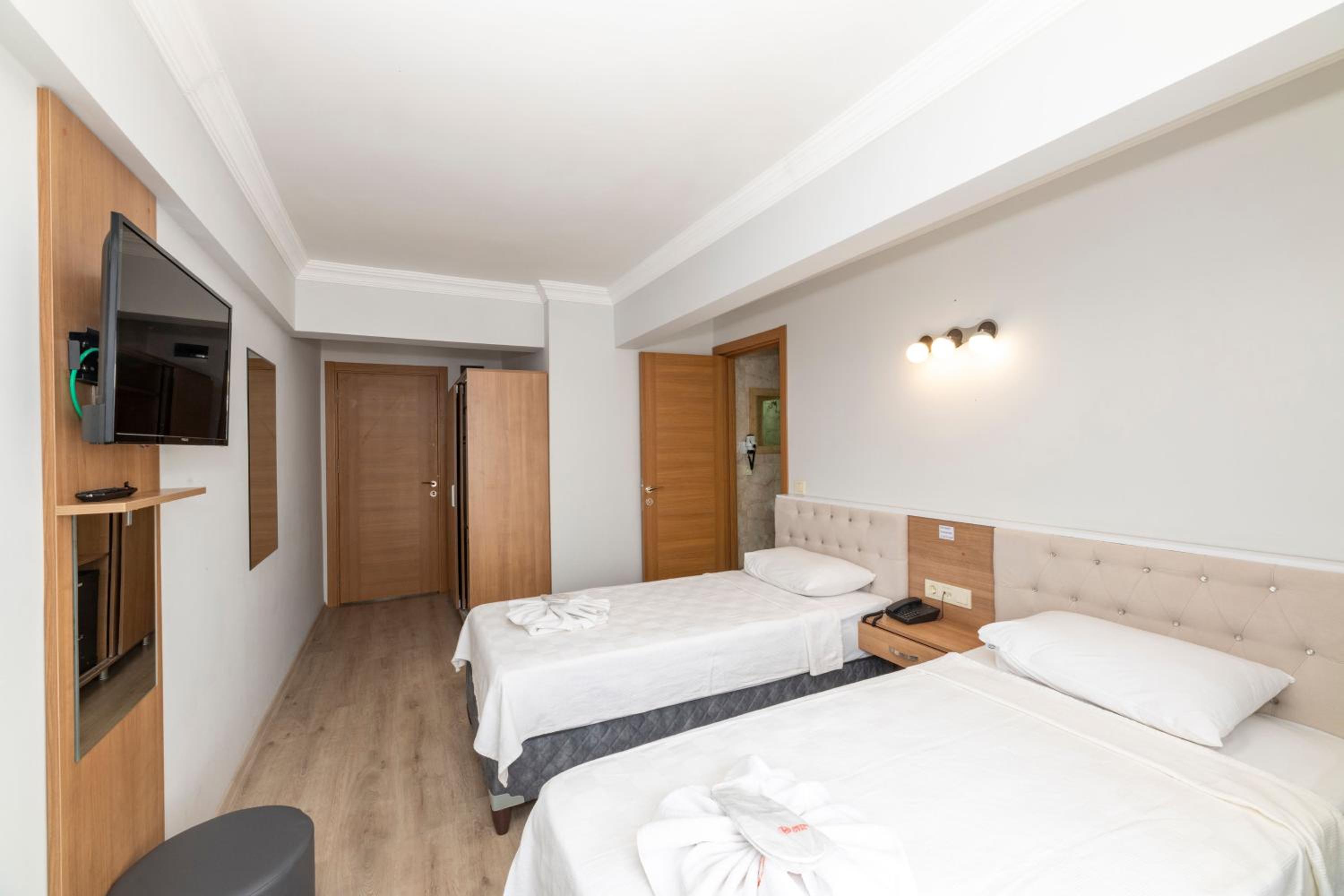 Double or Twin Room photo 1