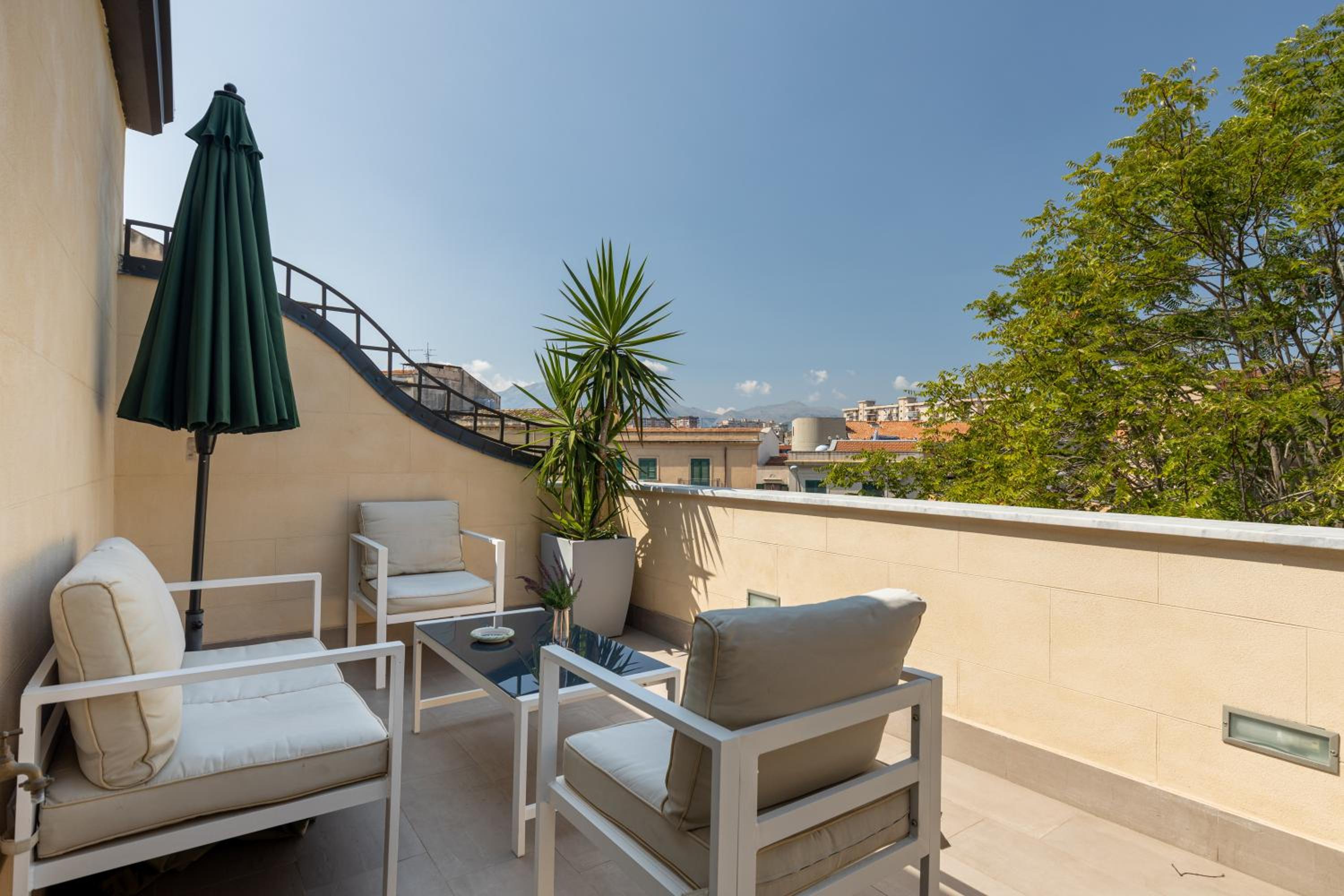 Suite with Terrace - Photo 5