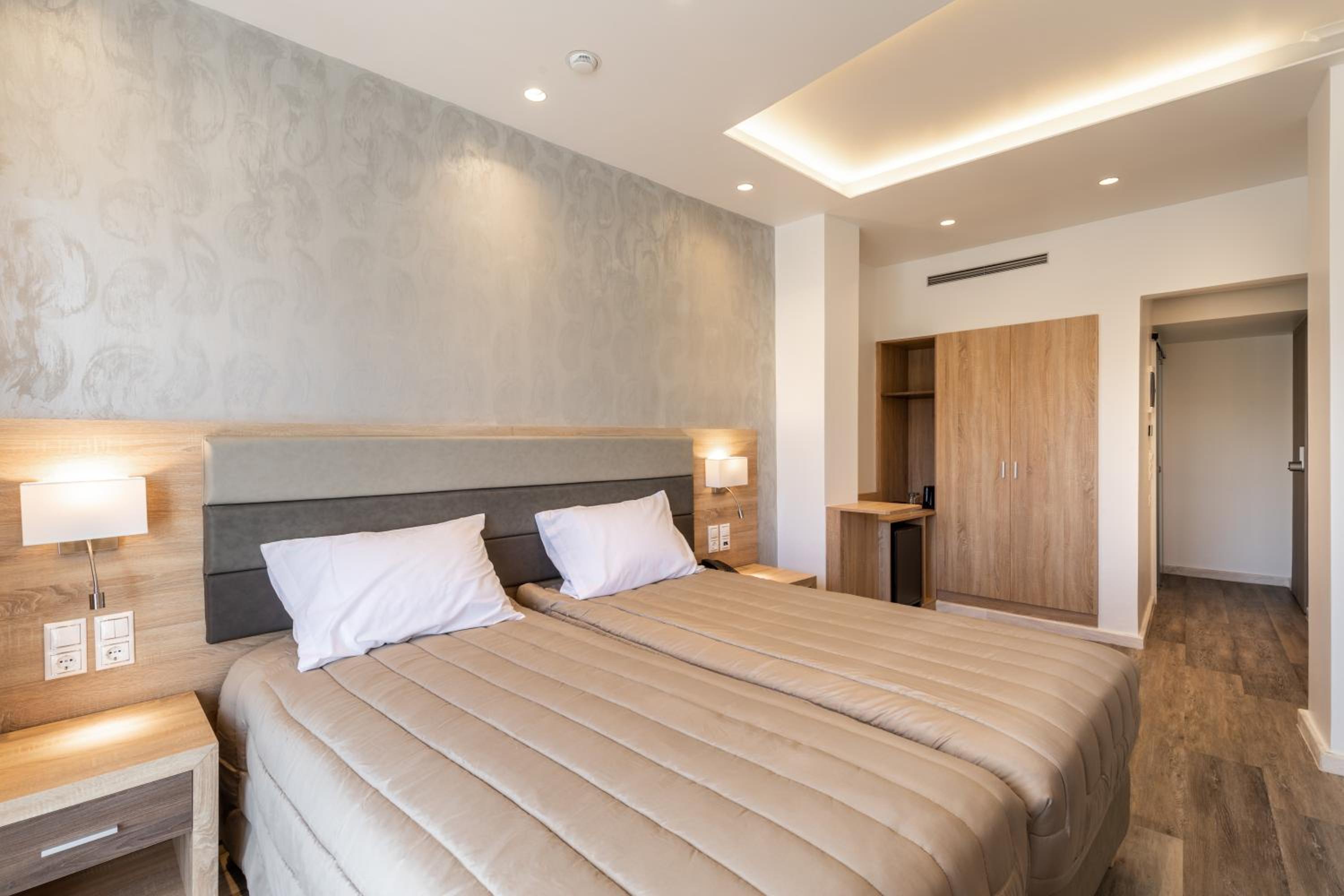 Superior Double or Twin Room photo 3