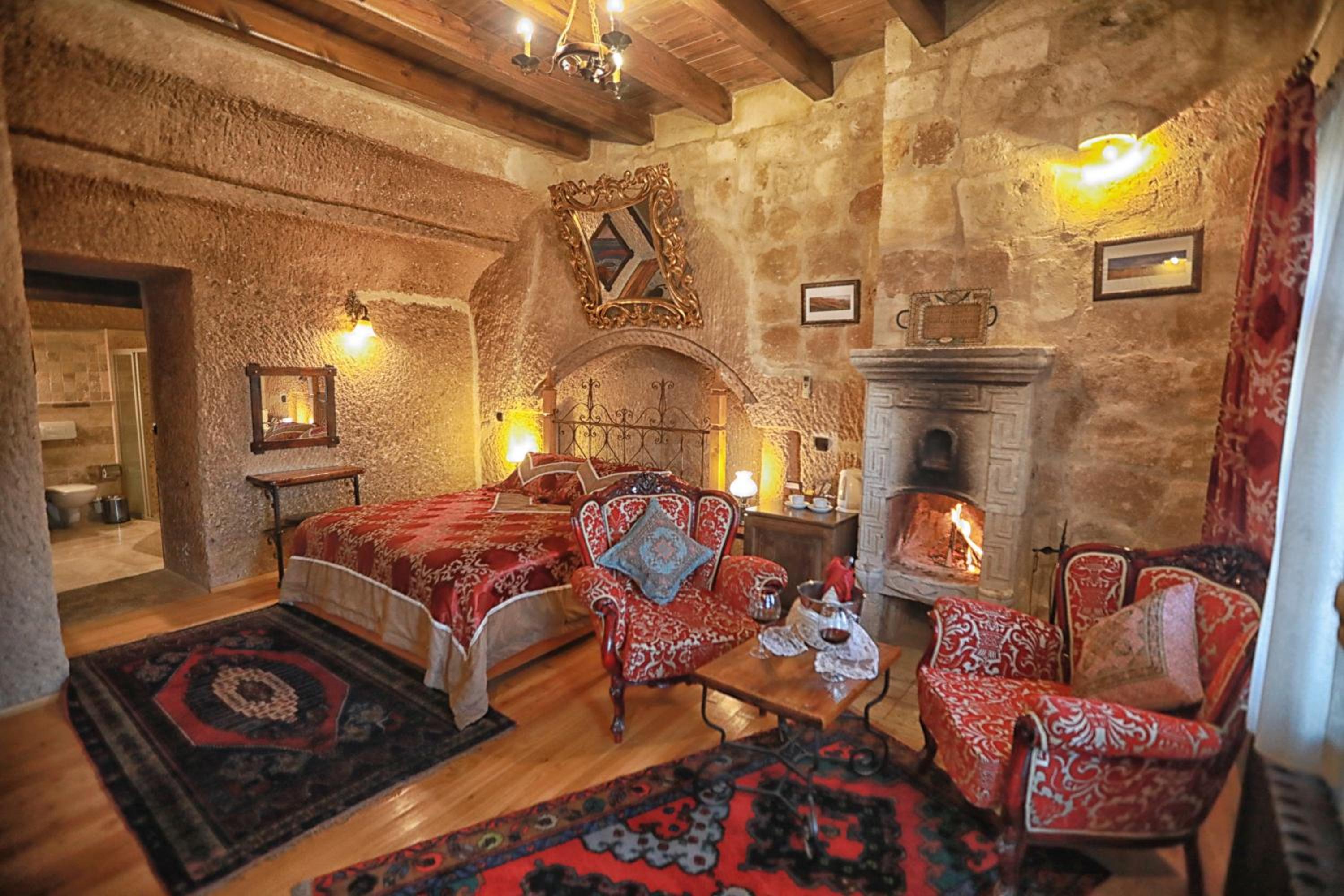 Deluxe Double Room - Photo 11