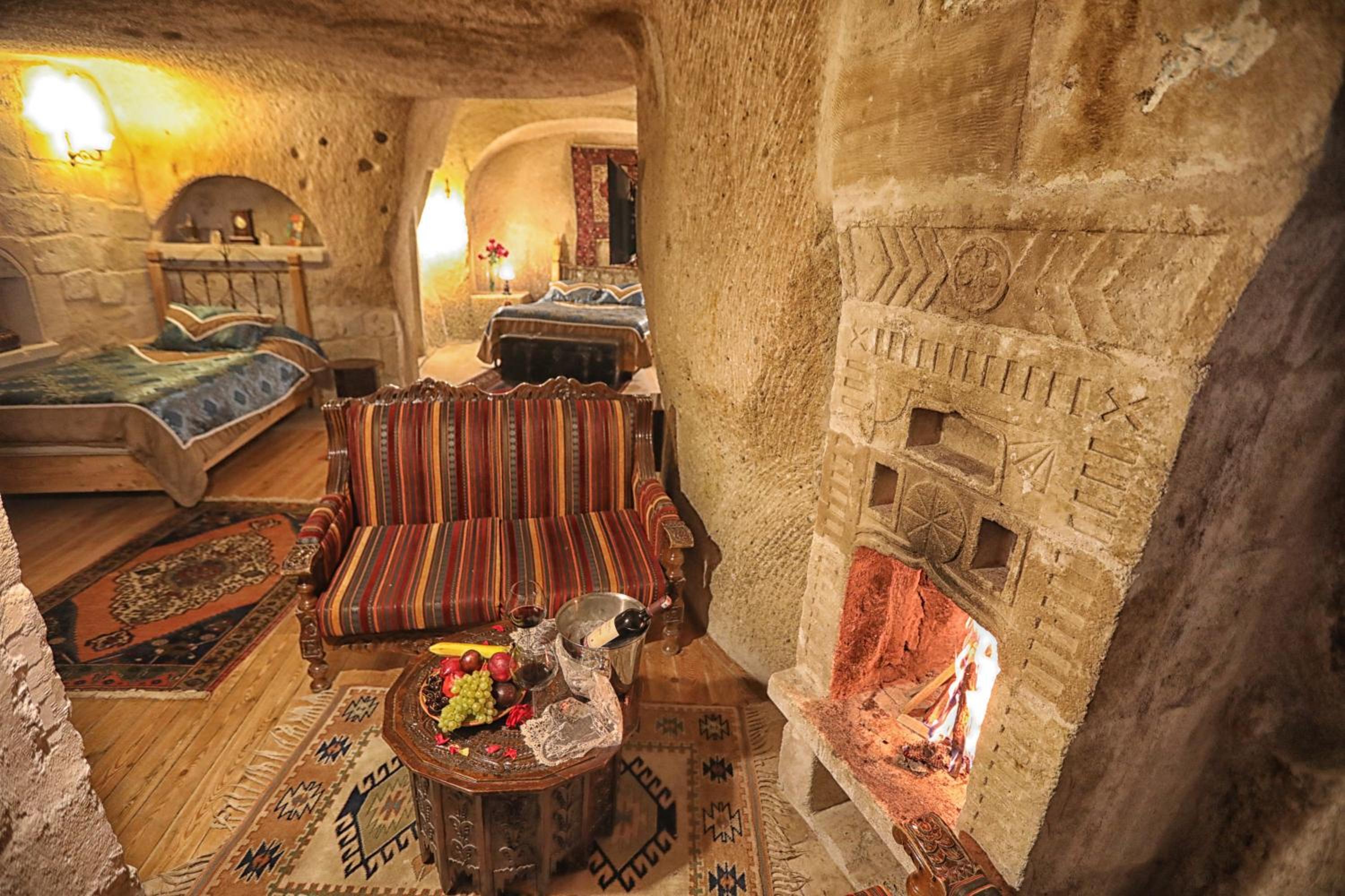 Deluxe Triple Room - Photo 11