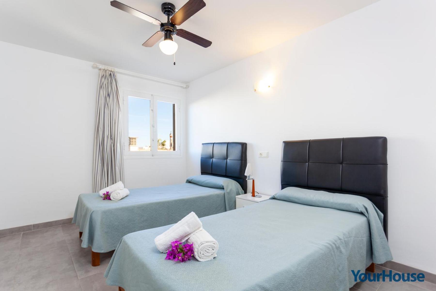 Apartamento de Dos Habitaciones con Terraza