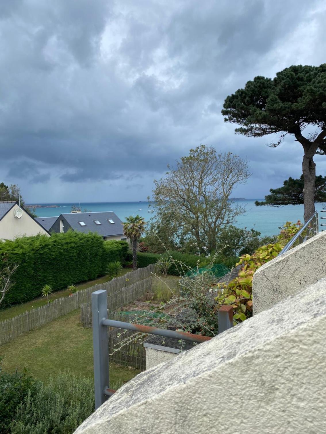 Deluxe Double Room with Side Sea View - Photo 3