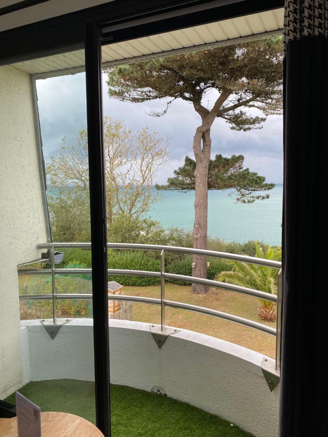 Deluxe Double Room with Sea View - Photo 4
