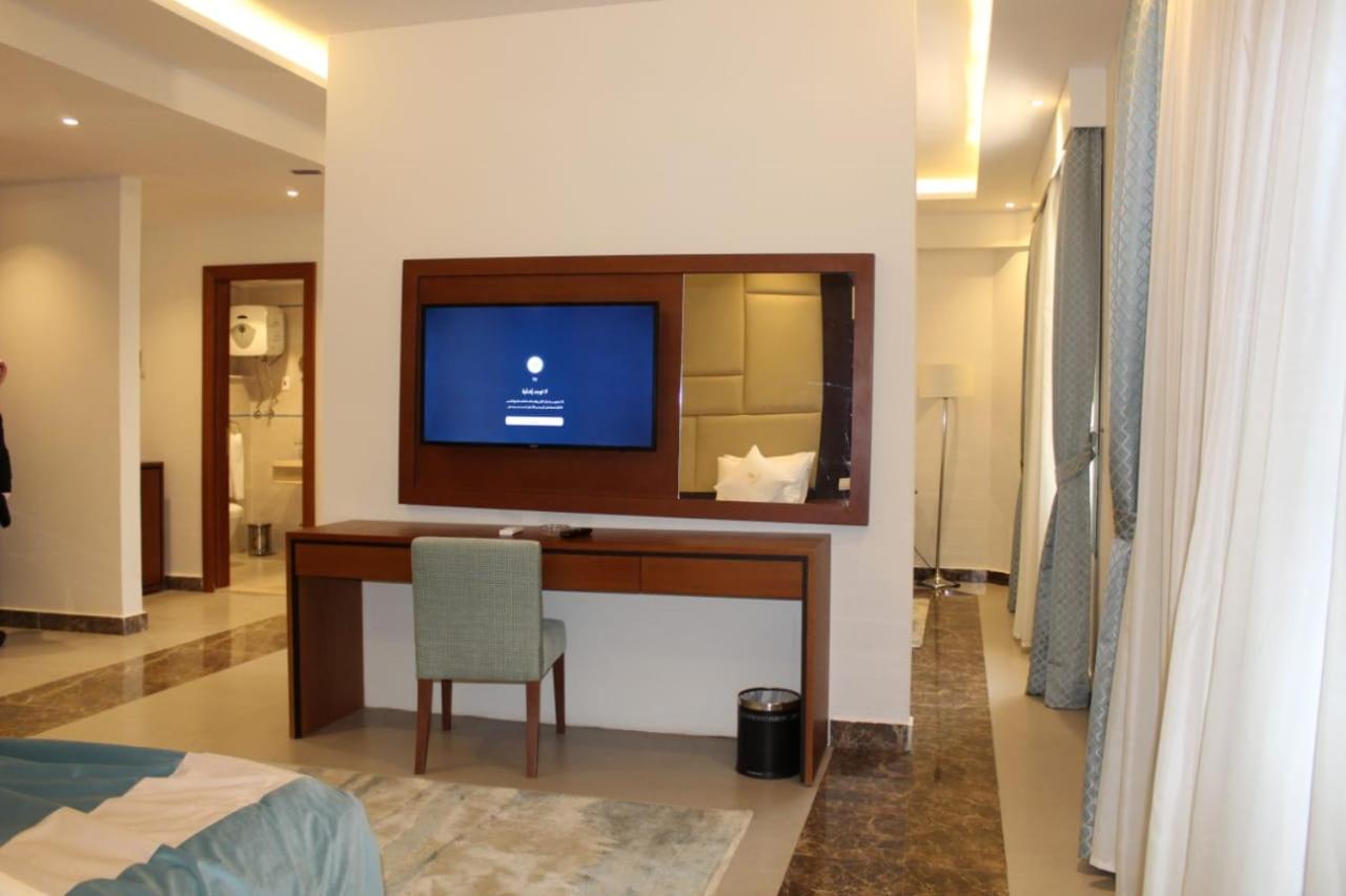 Double or Twin Room with Side Sea View and Garden View