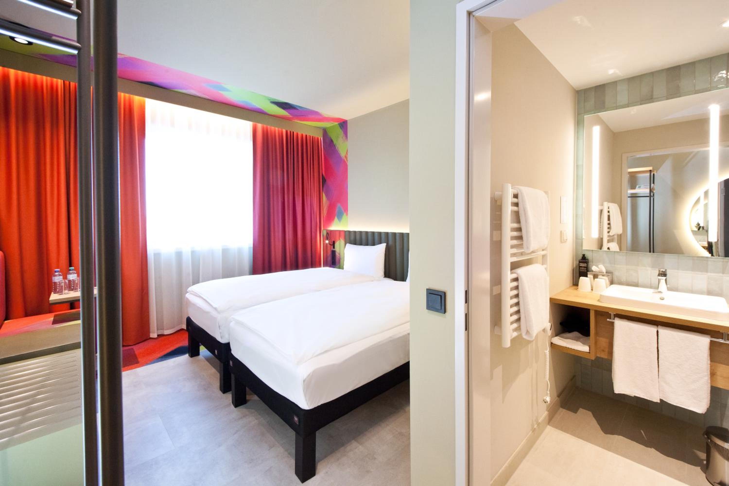 Standard Double Room - Photo 3