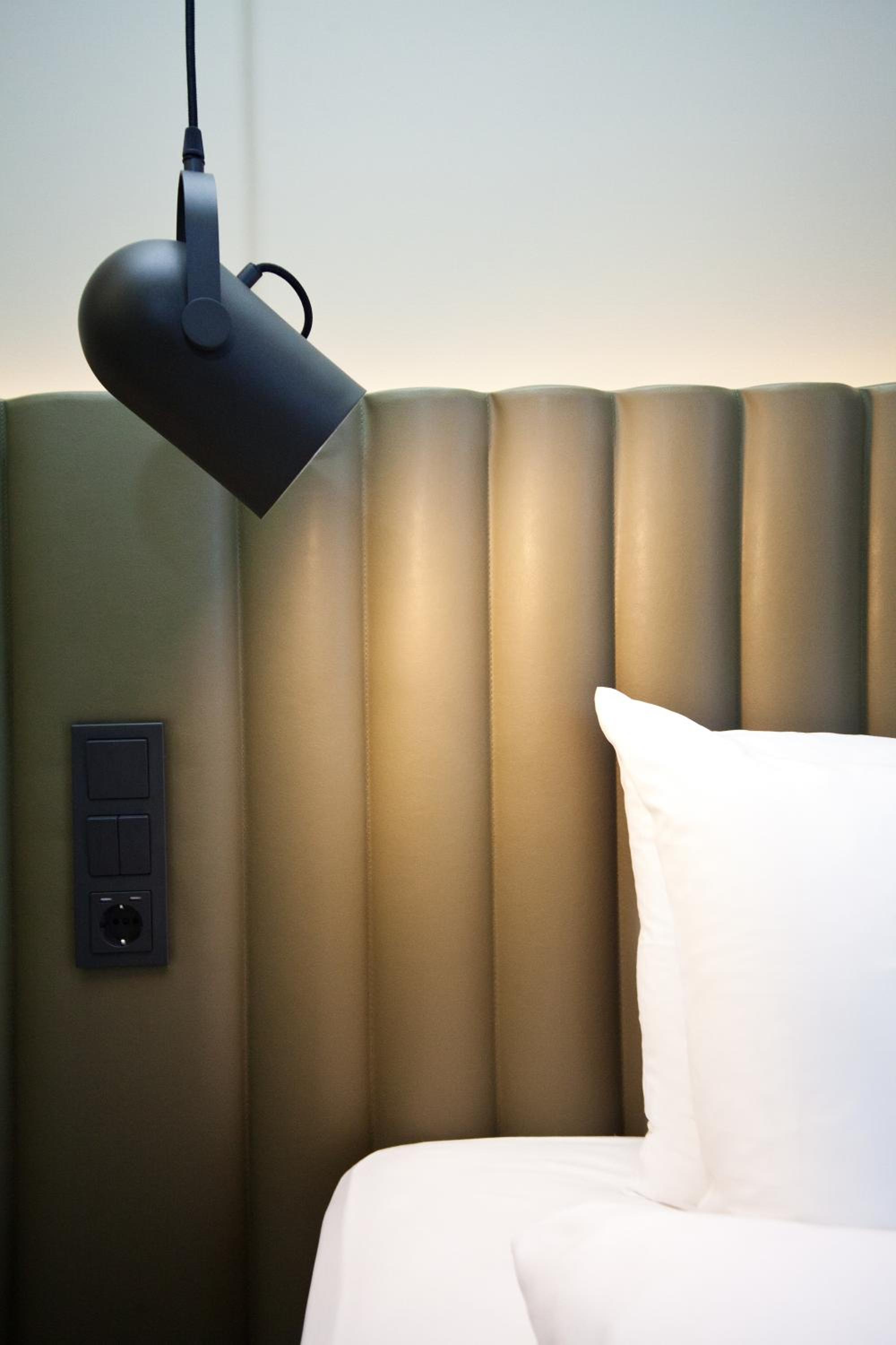 Standard Double Room - Photo 7