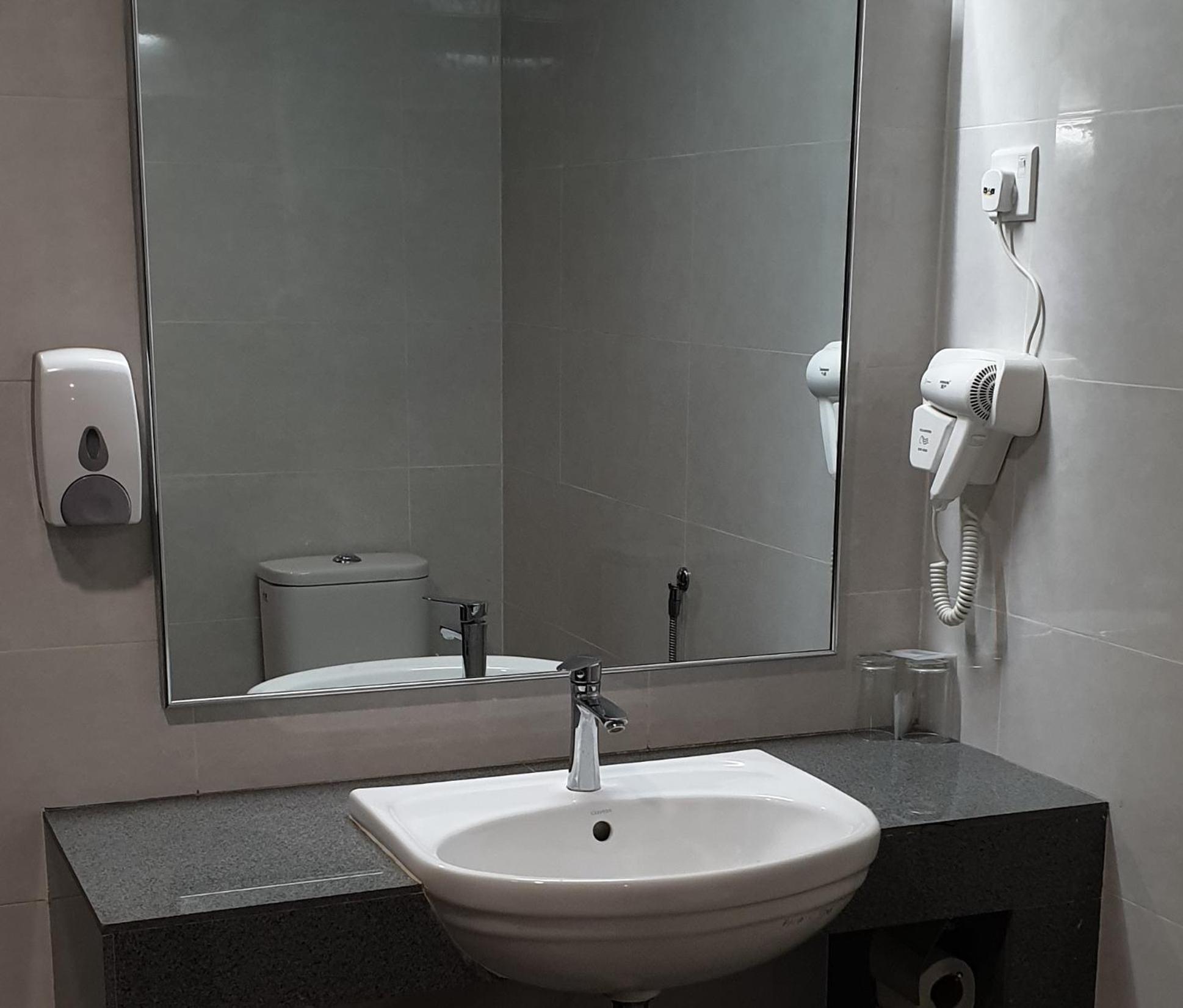 Deluxe King Room photo 1