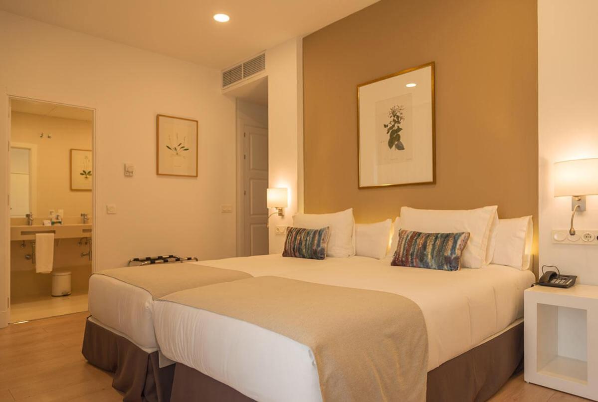 Comfort Double or Twin Room with View - Photo 5
