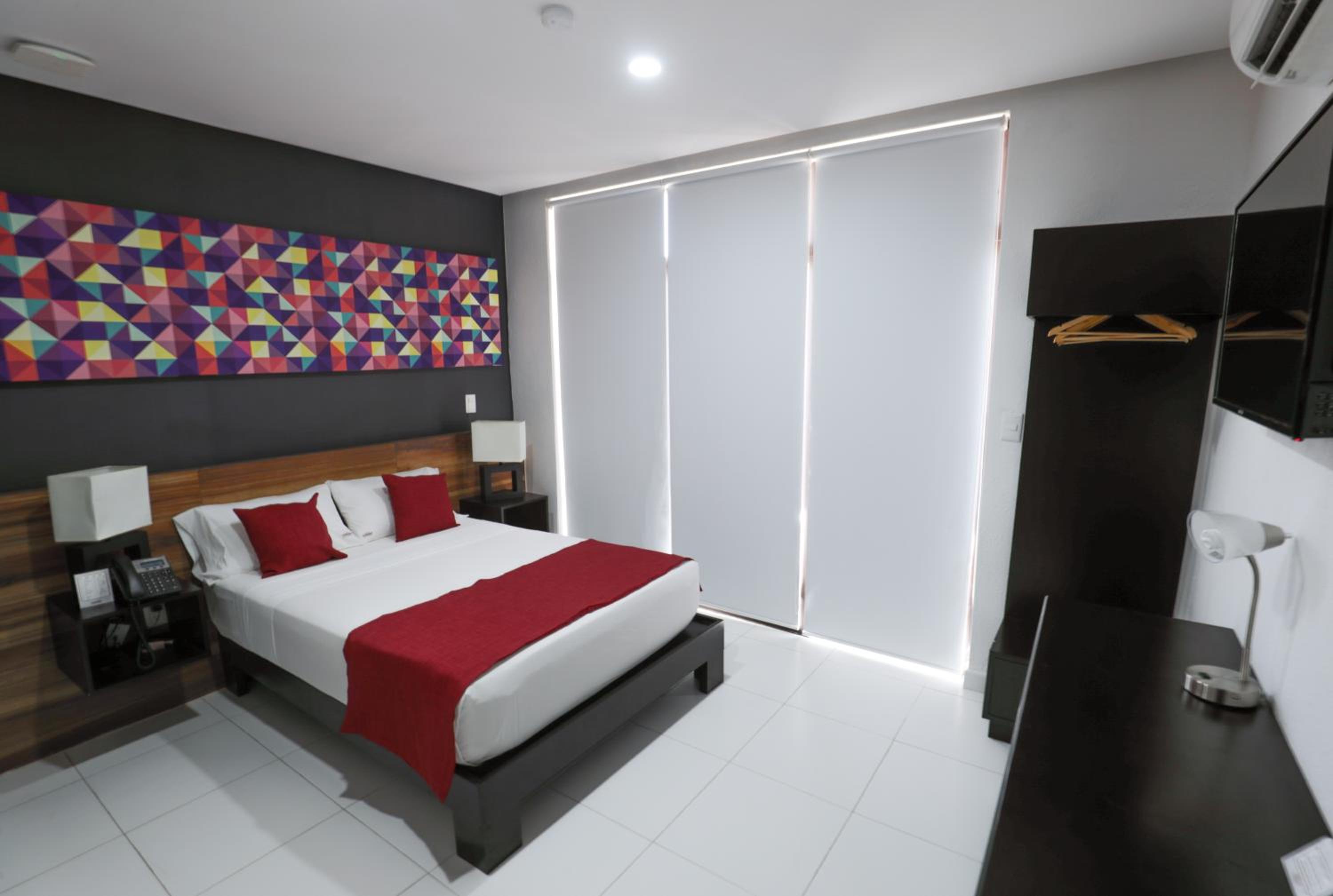 Deluxe Room - Photo 2
