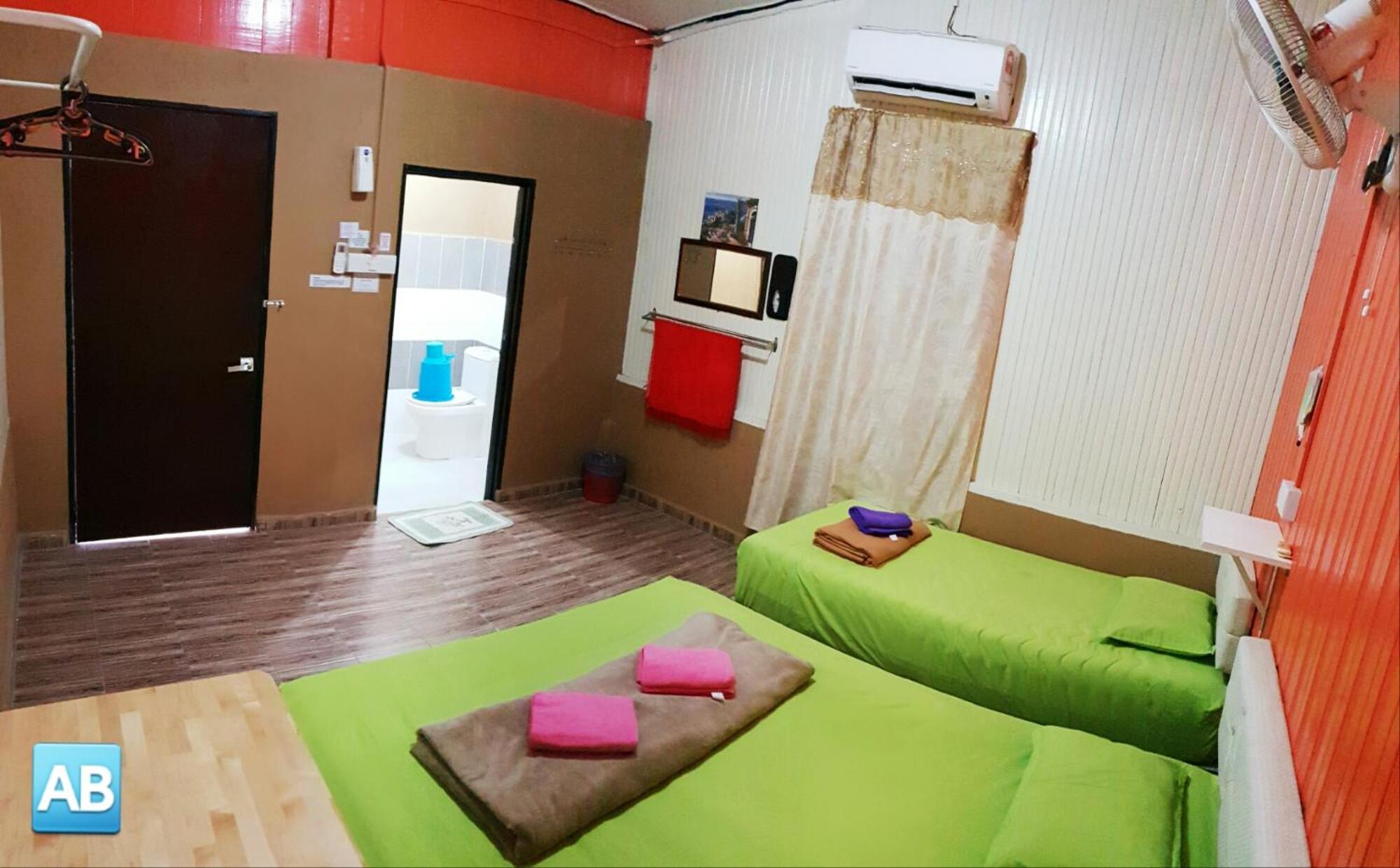 Triple Room with Bathroom photo 2