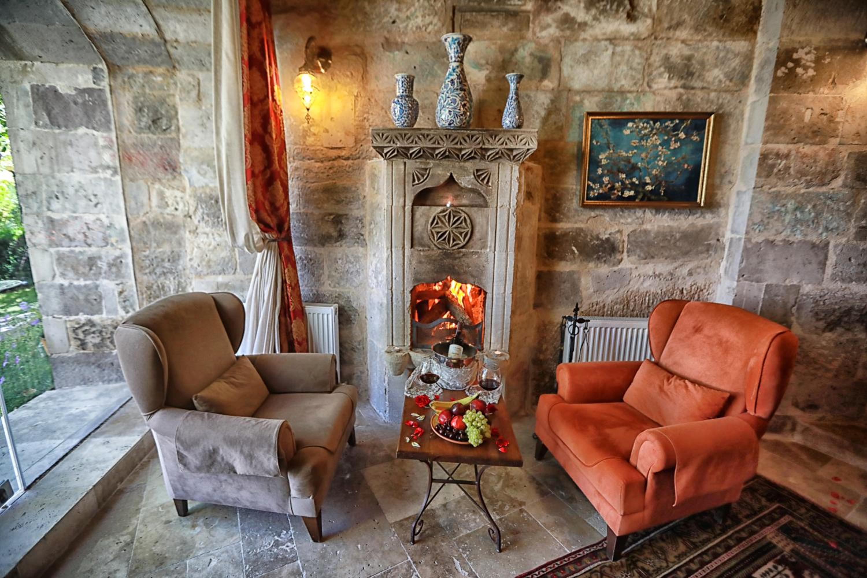 Deluxe Suite - Photo 6