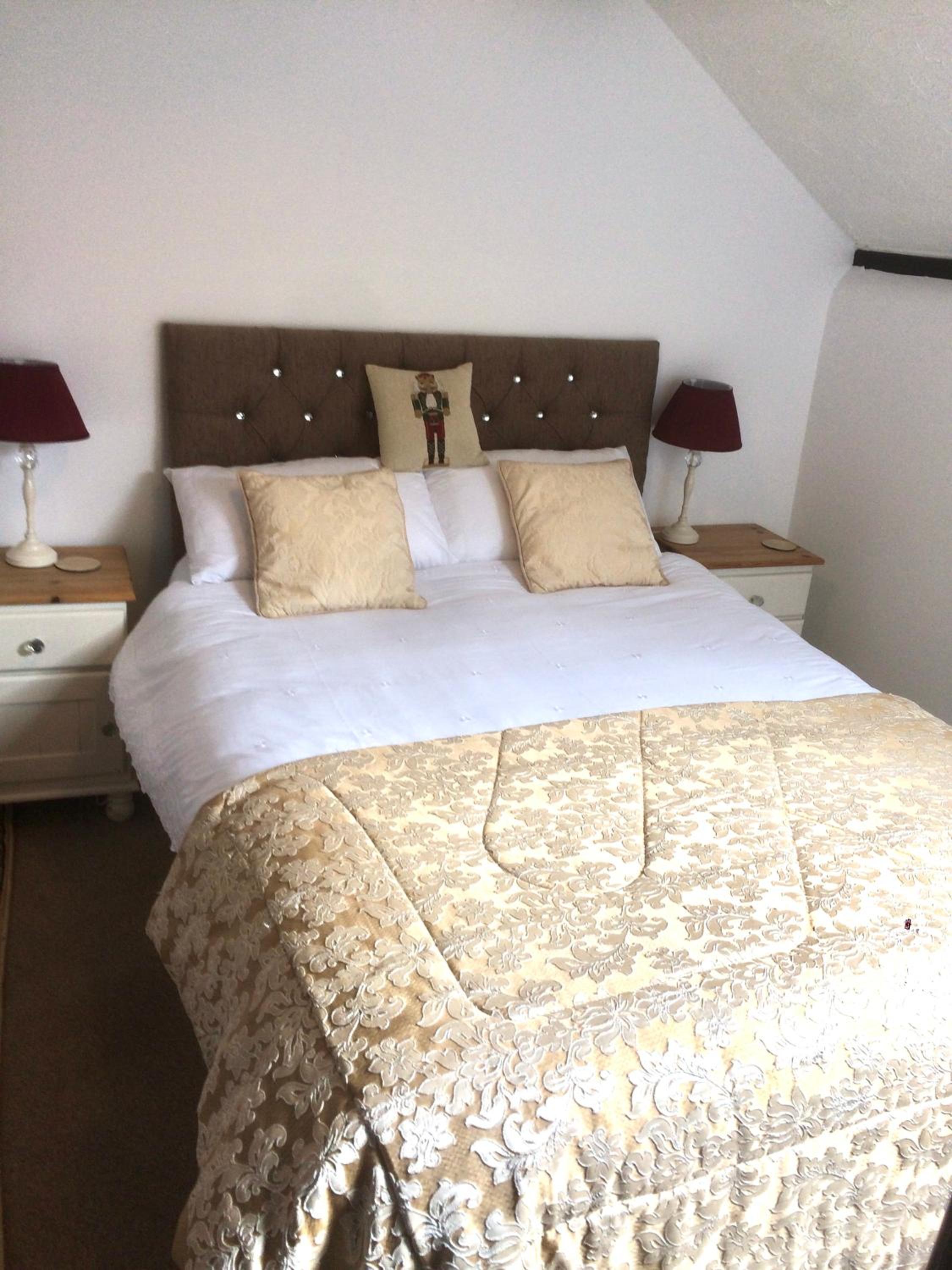 Three-Bedroom House photo 3