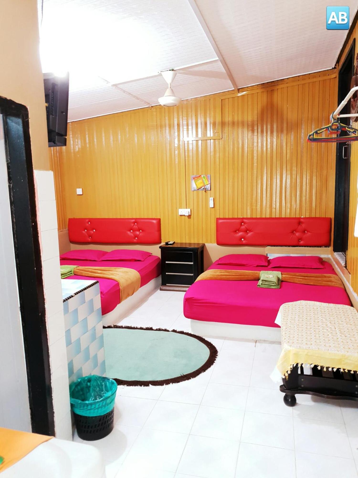 Family Room with Bathroom photo 1