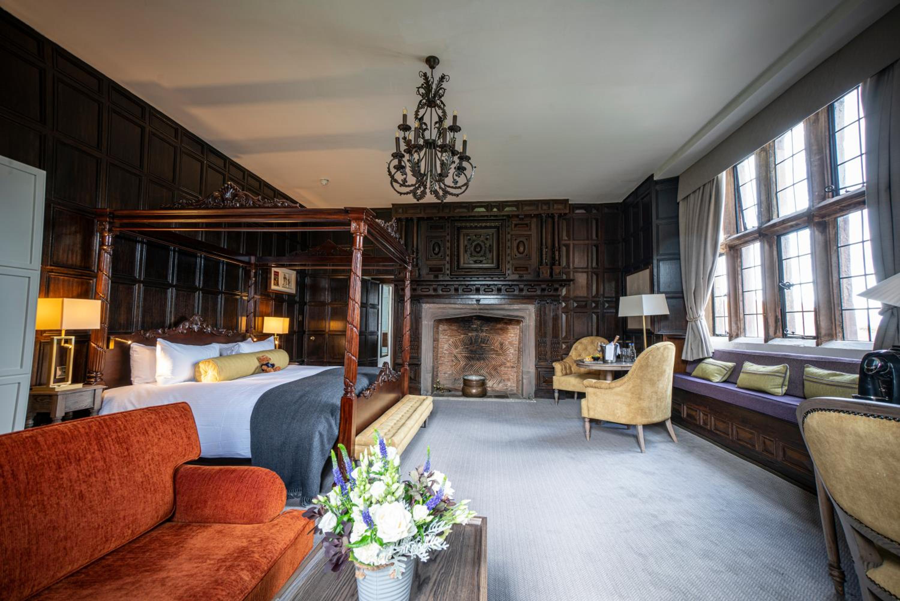 Manor House Four Poster