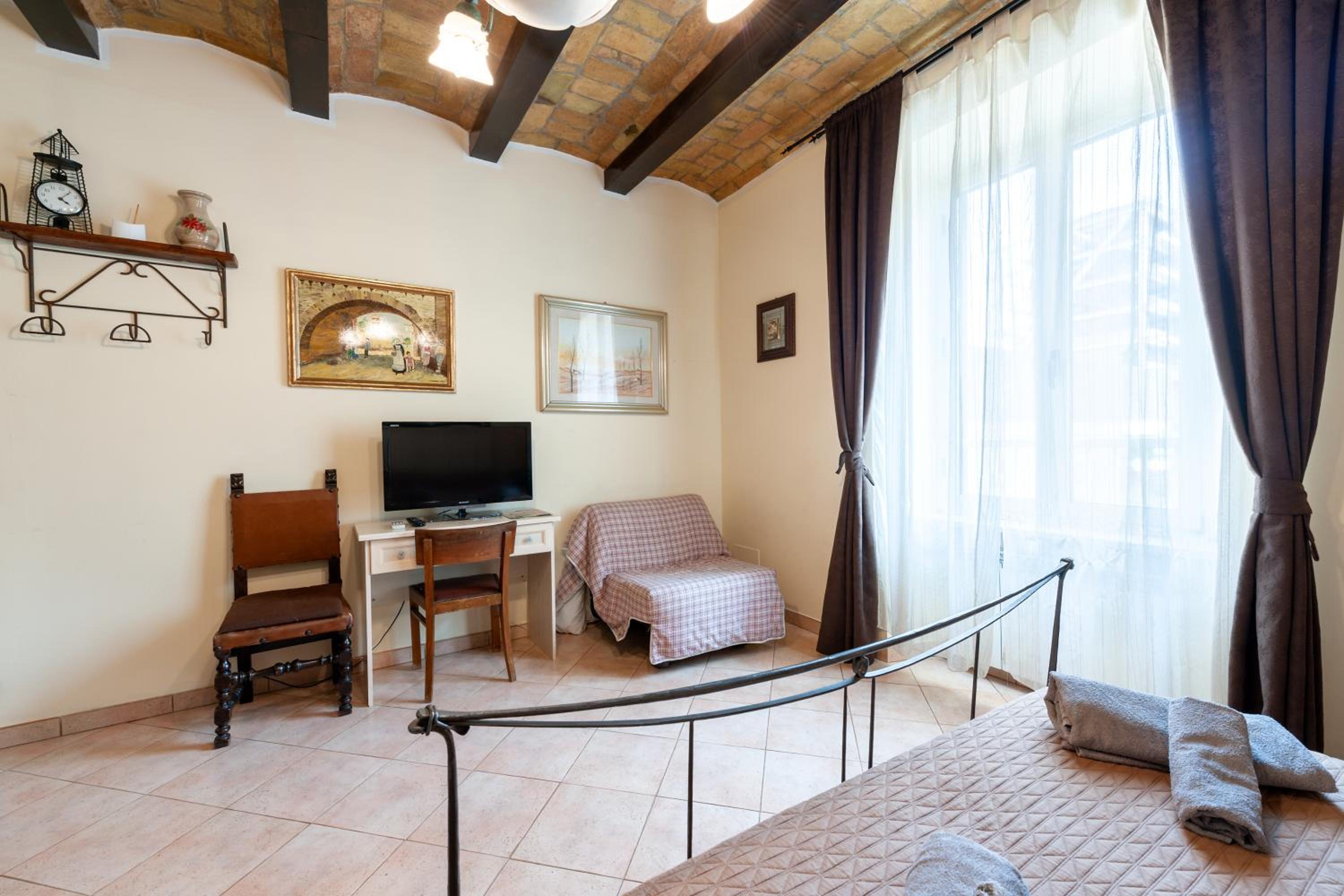 Quadruple Room with Private External Bathroom photo 3