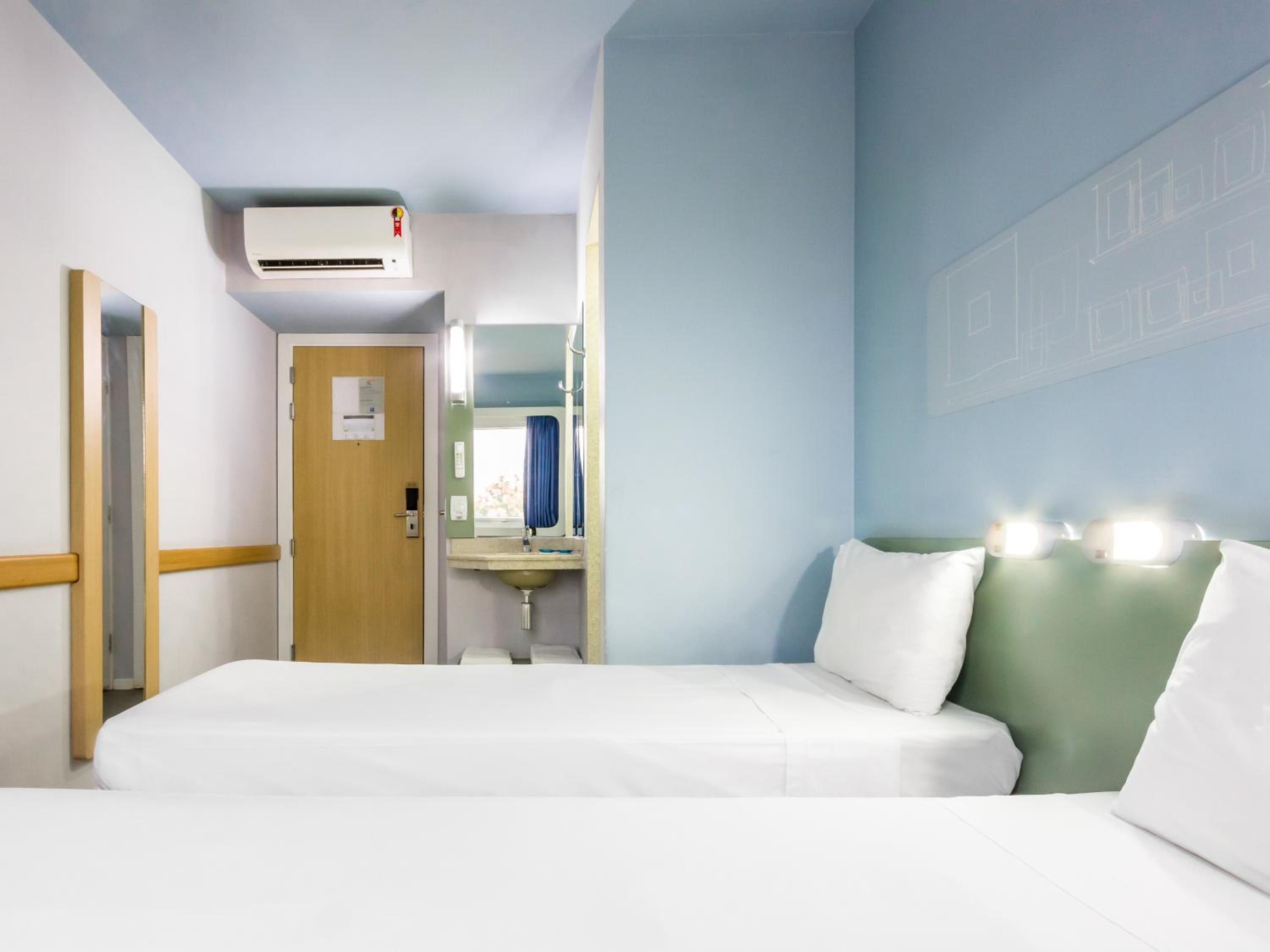 Standard Apartment with Twin Beds photo 1