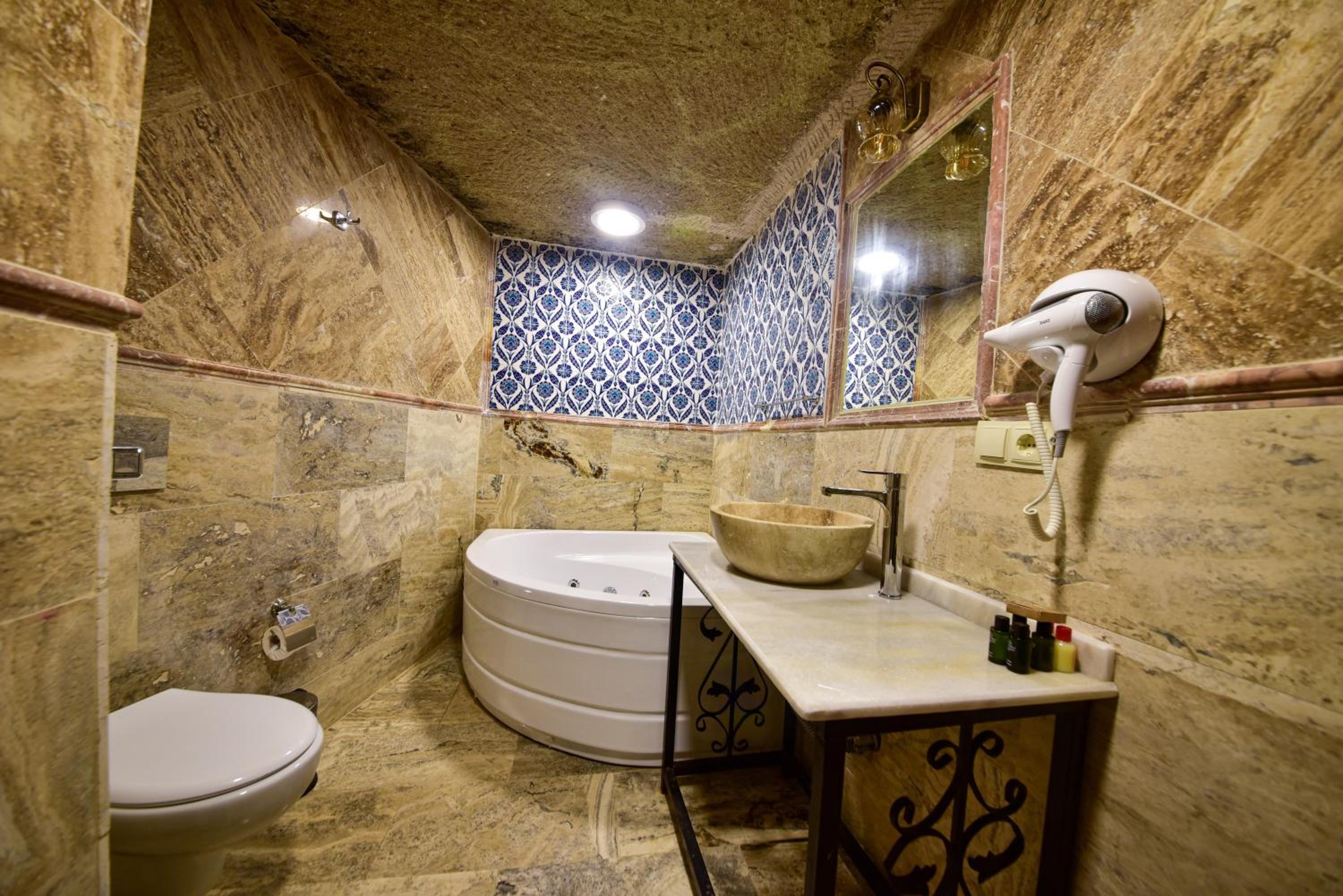 Duplex Suite - Photo 3