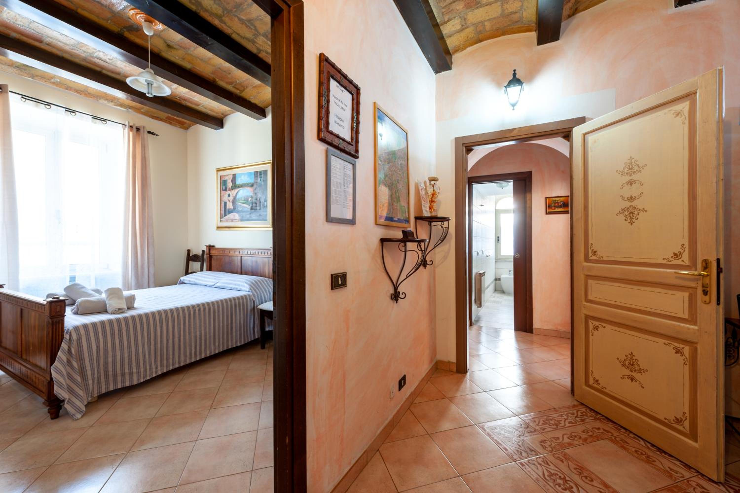 Double Room with Shared Bathroom photo 1