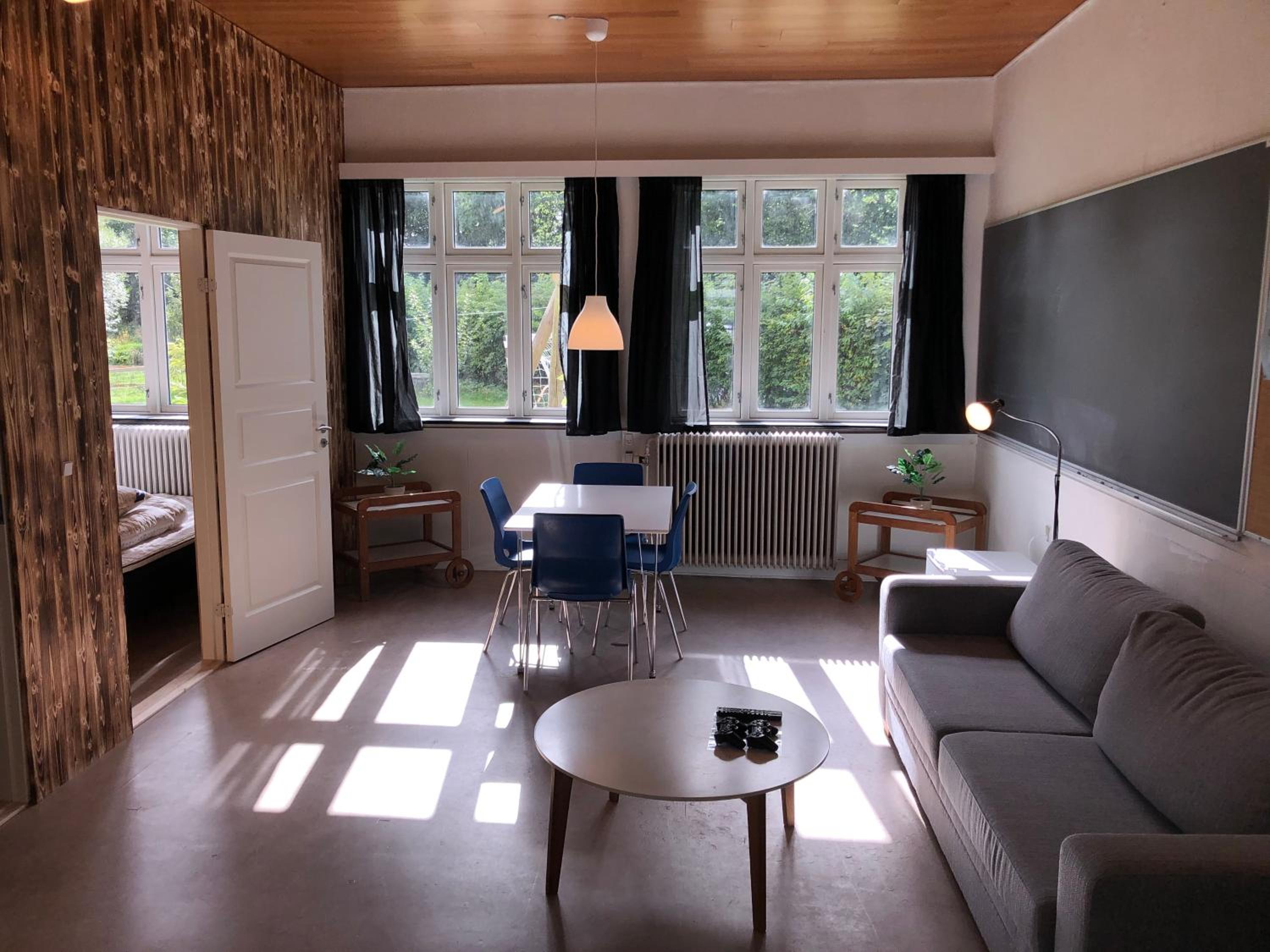 Two-Bedroom Apartment with Private Bathroom and Kitchenette photo 1