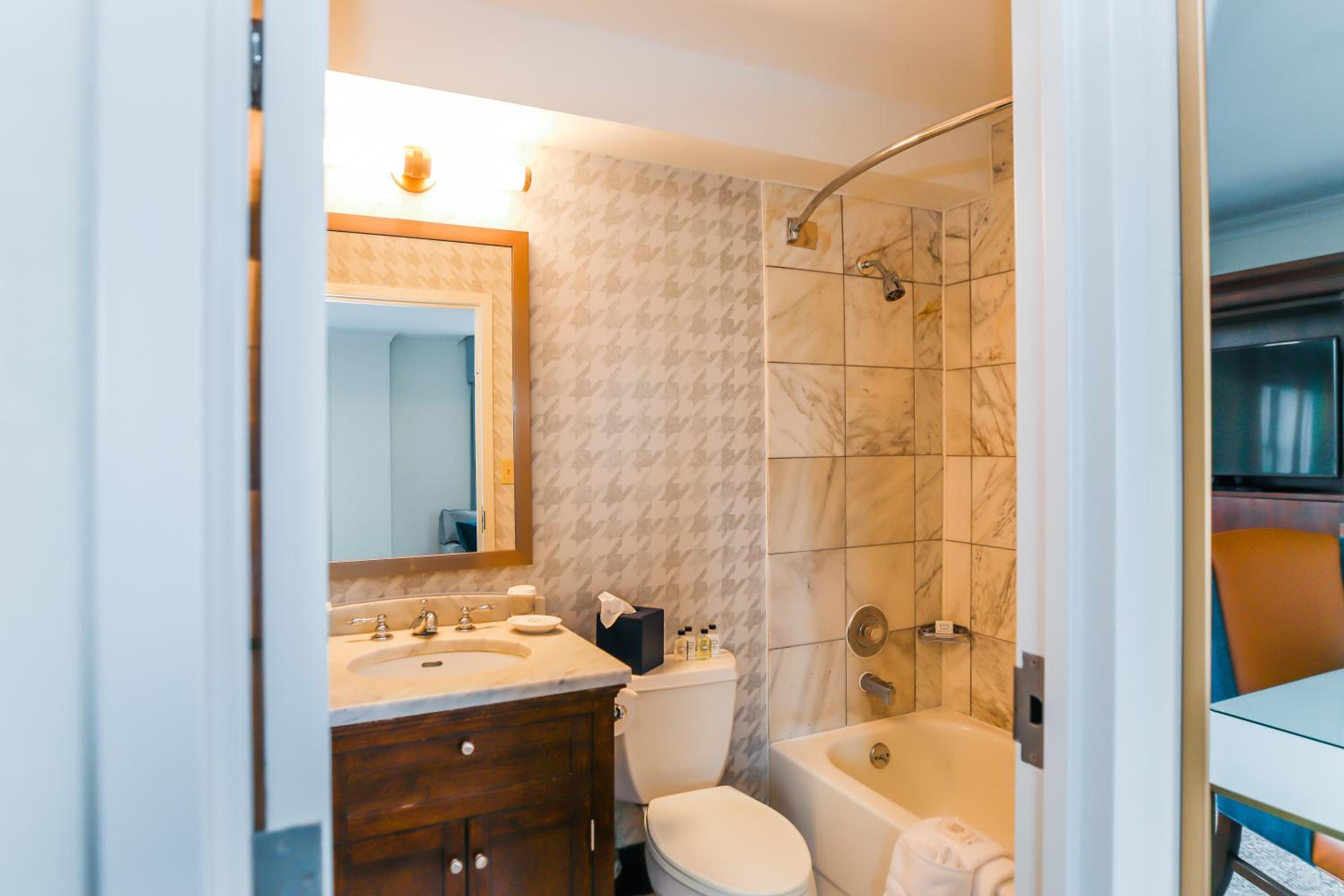 Deluxe Queen Room photo 2