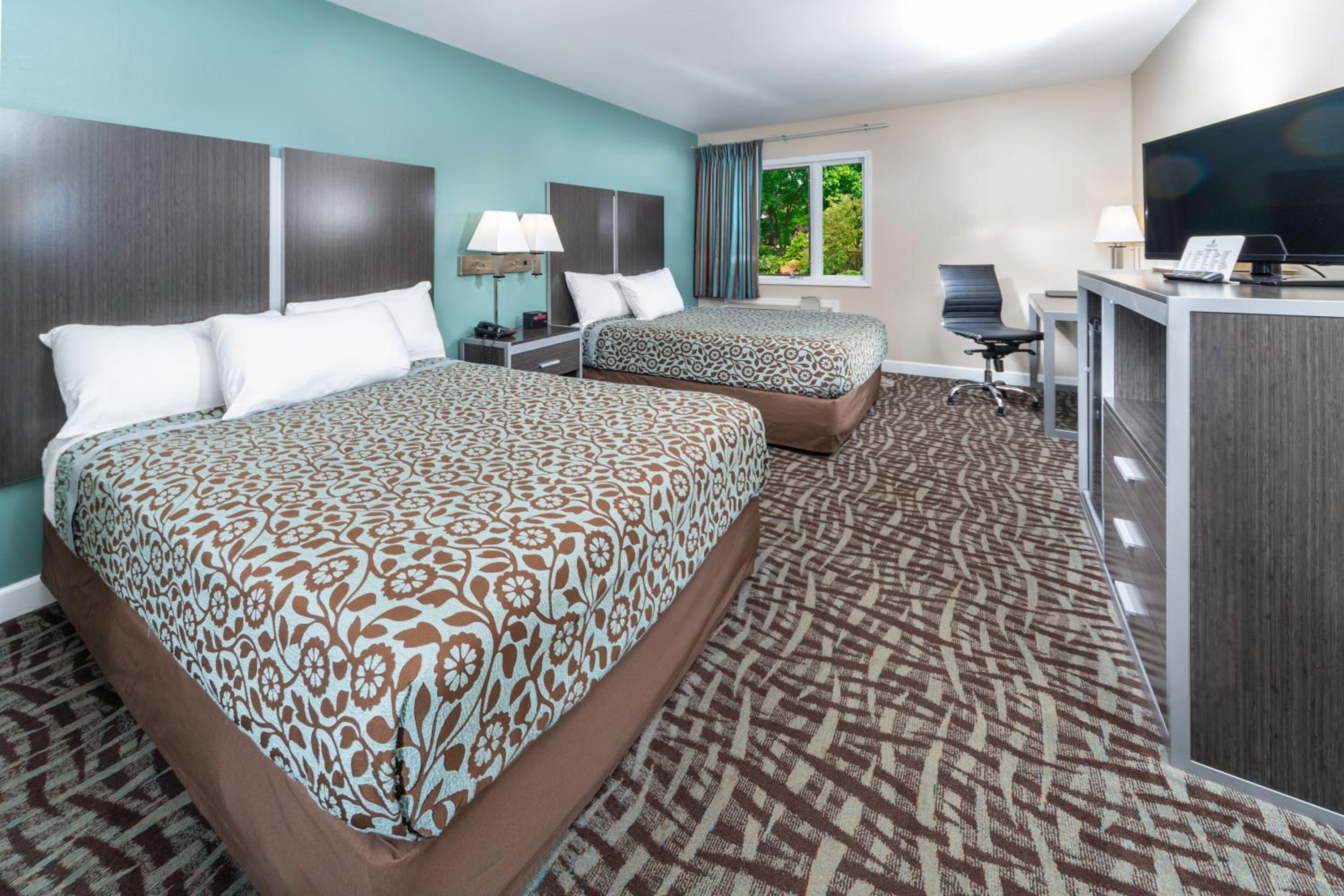 Standard Room with Two Queen Beds - Photo 1