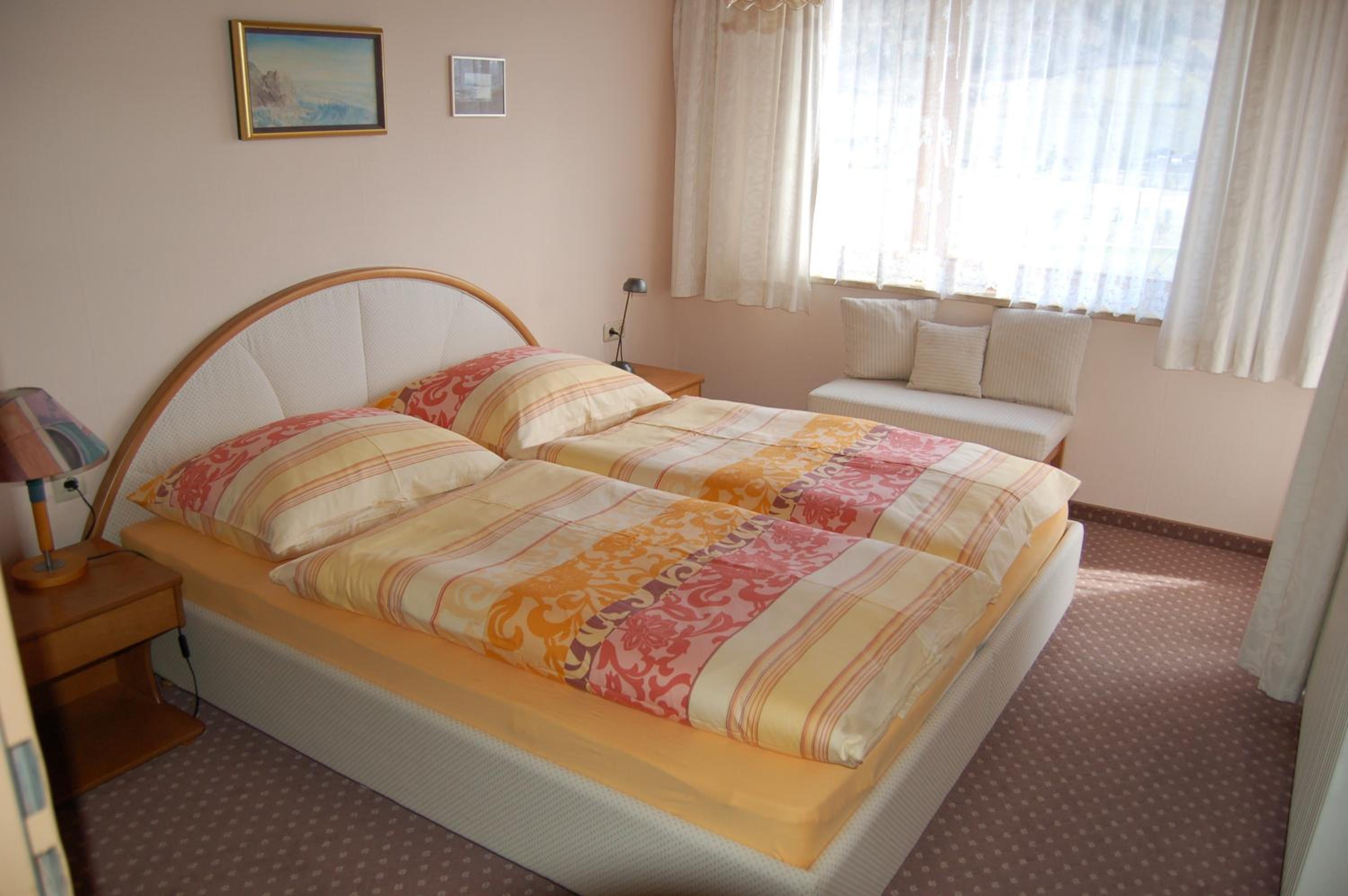 Two Bedroom Maisonette Apartment with Balcony photo 1