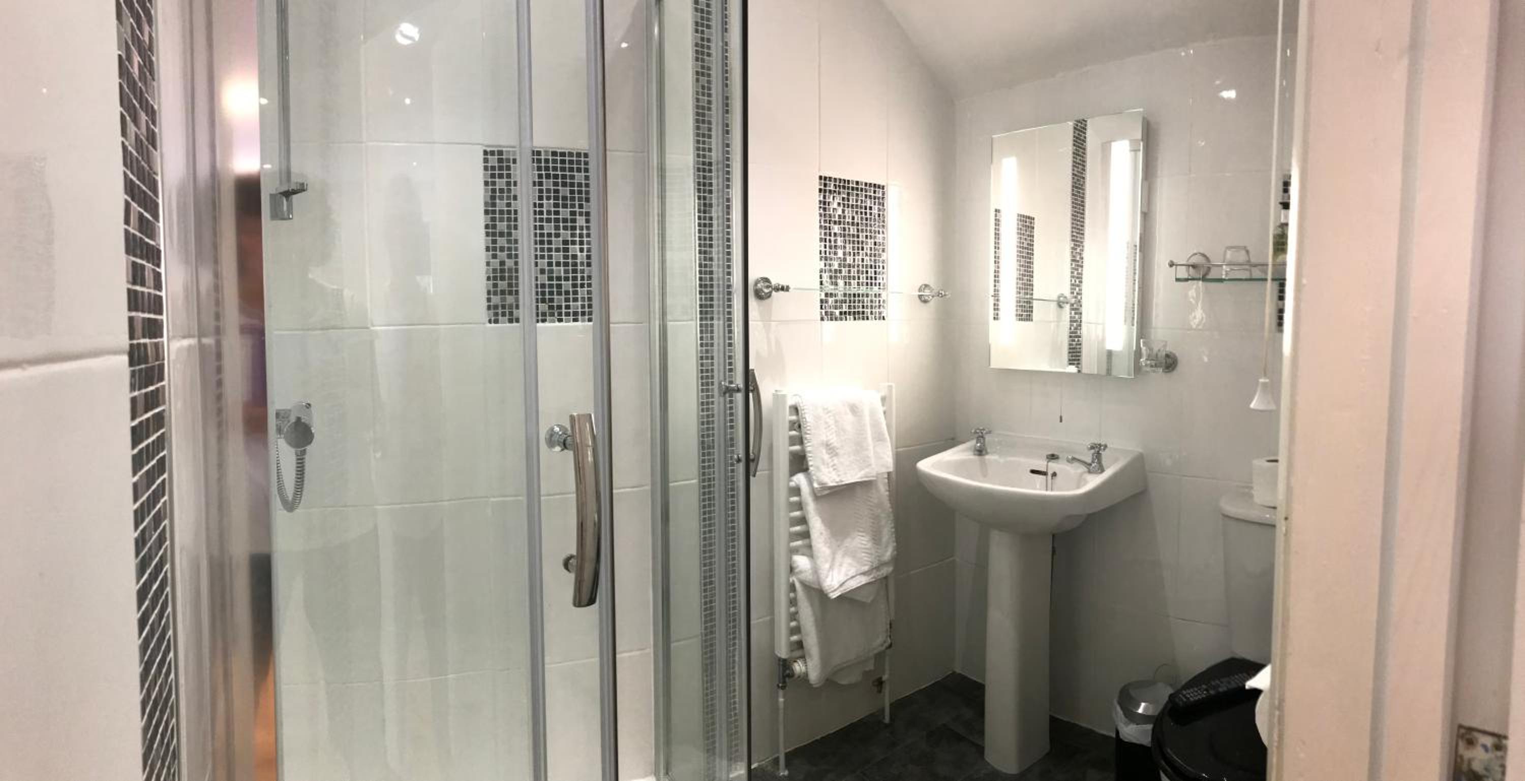 Brunel Self-catering Studio Apartment - Photo 5
