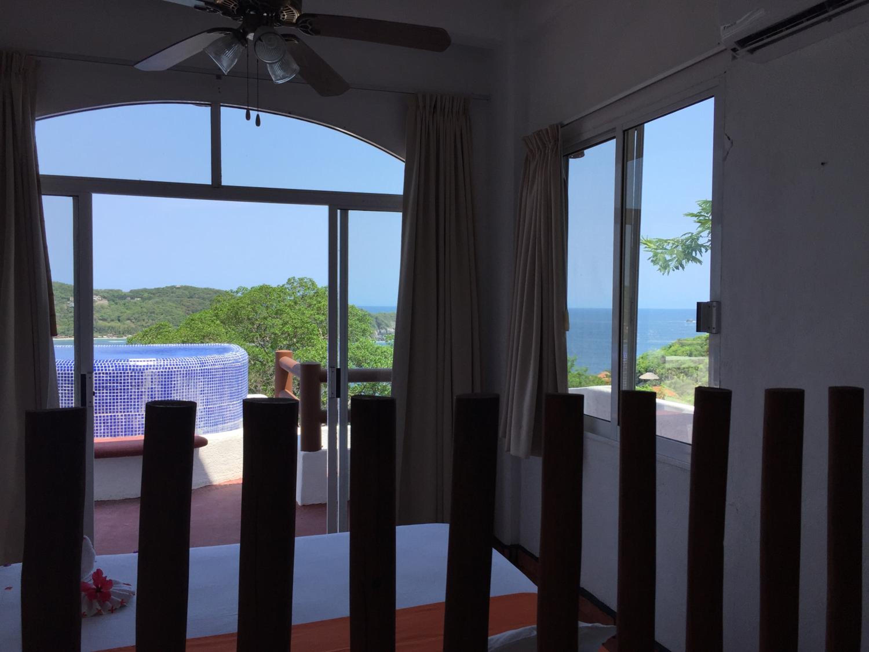 Apartment with Sea View - Photo 3
