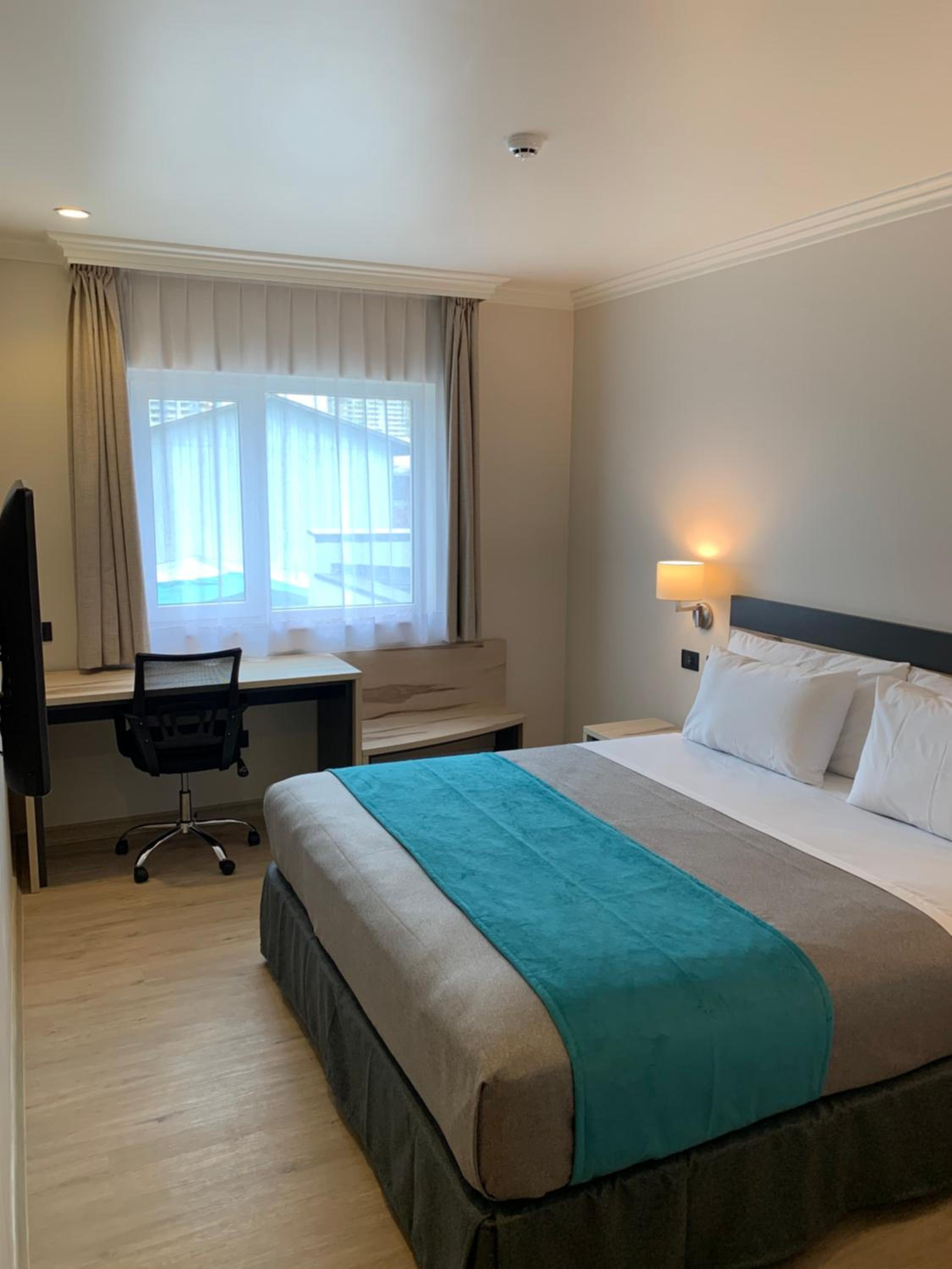Standard Queen Room