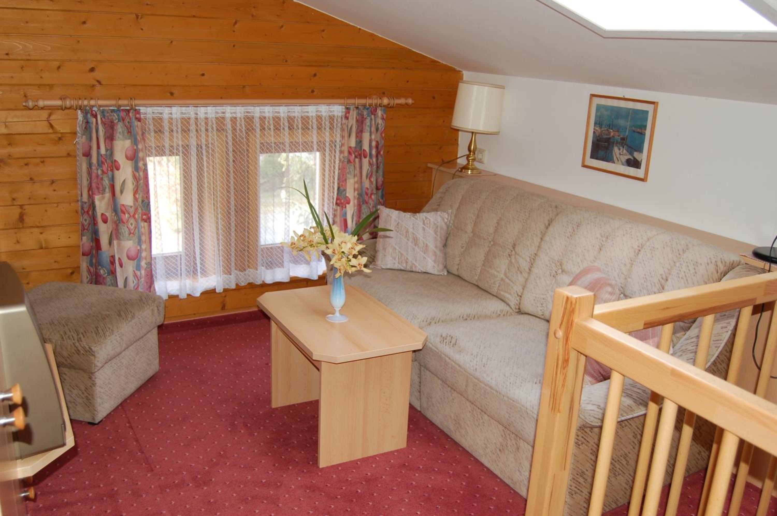 Two Bedroom Maisonette Apartment with Balcony photo 2