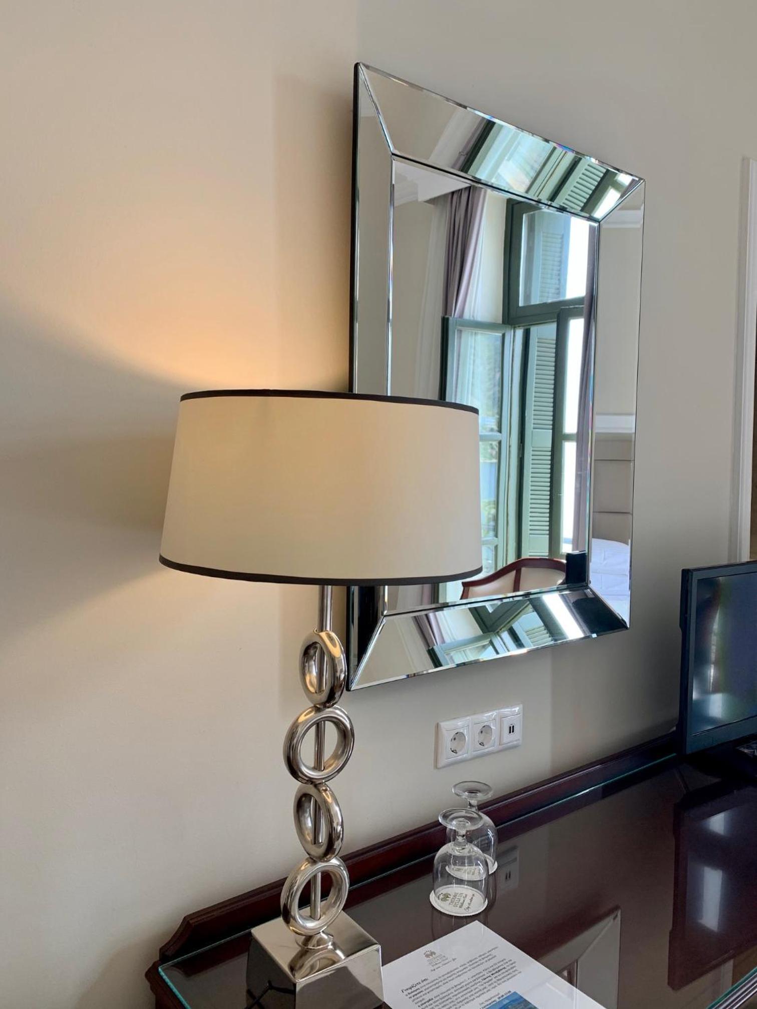 Deluxe Double Room with Sea View - Photo 9