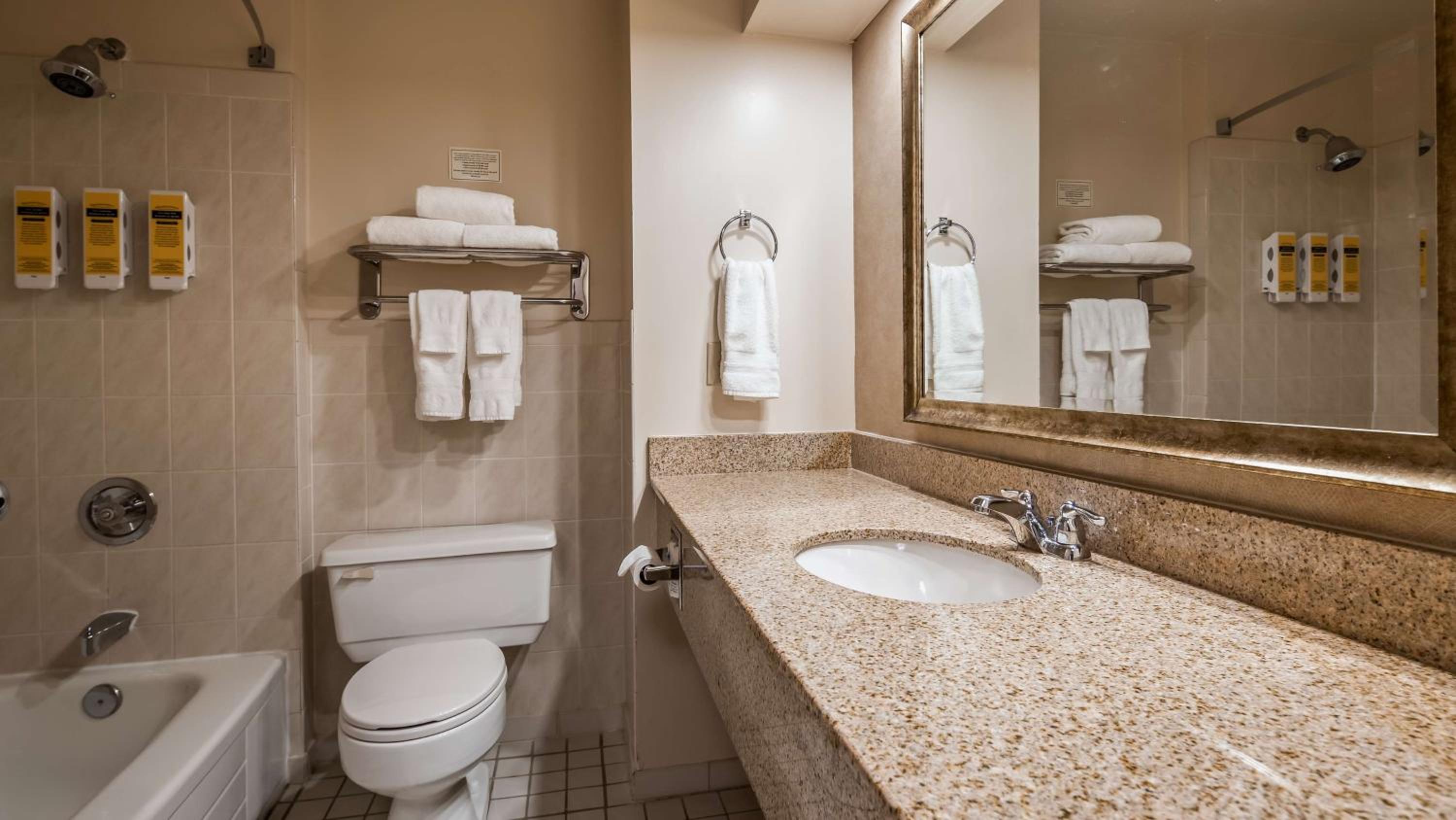 Queen Room with Two Queen Beds - Tower/Non-Smoking - Photo 4