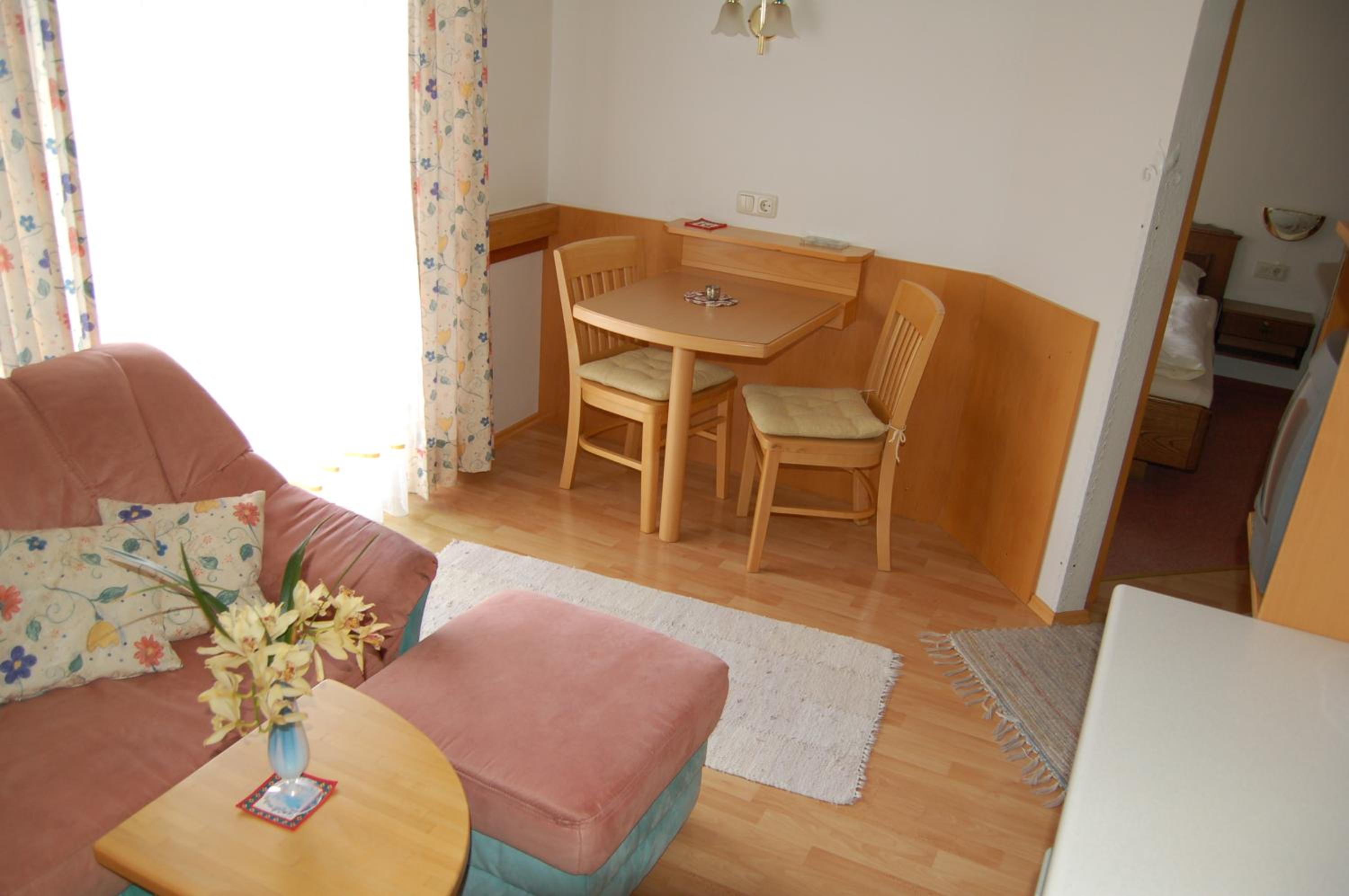 One-Bedroom Apartment with Balcony photo 3