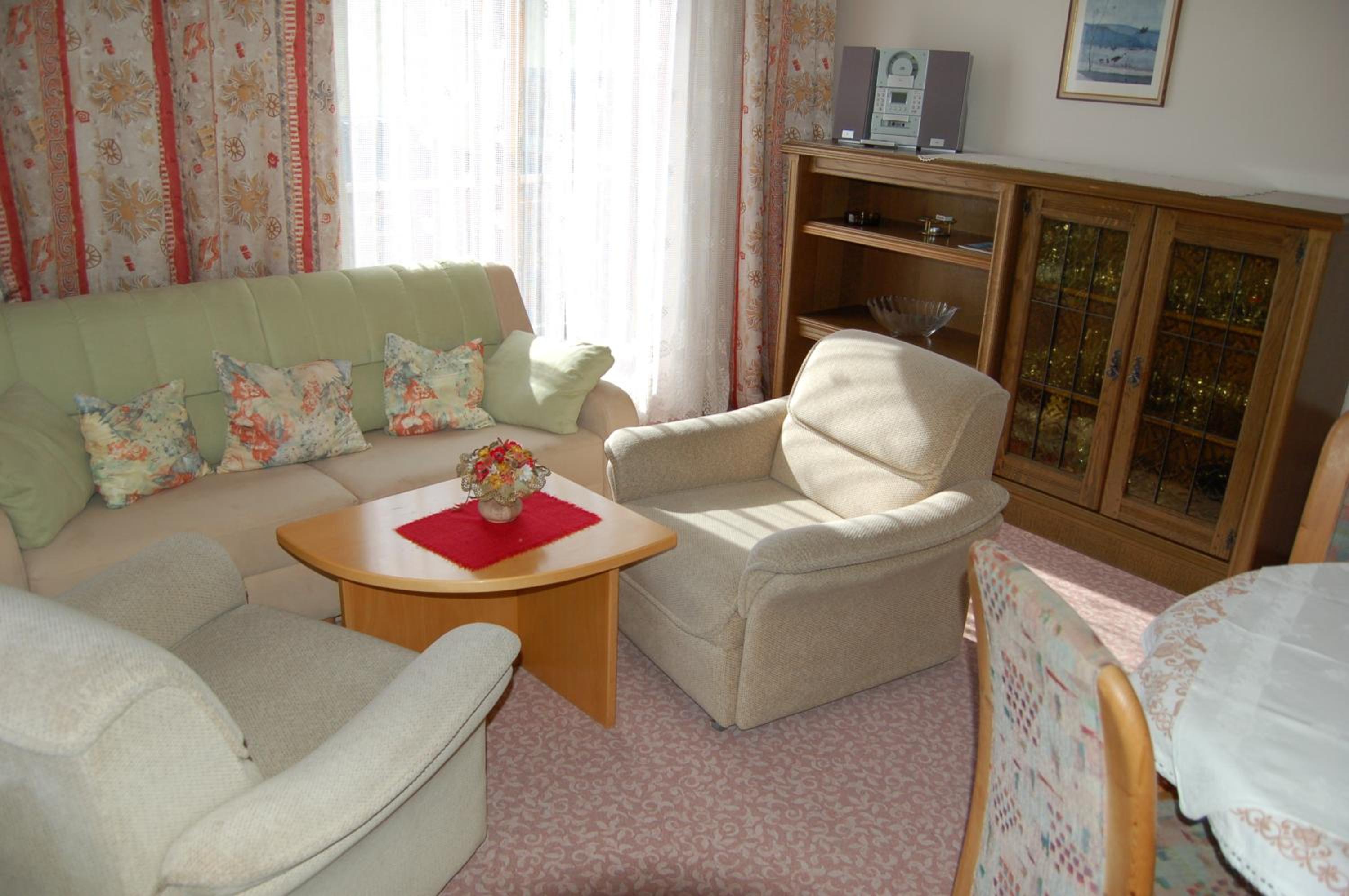 Large One-Bedroom Apartment with Balcony photo 1