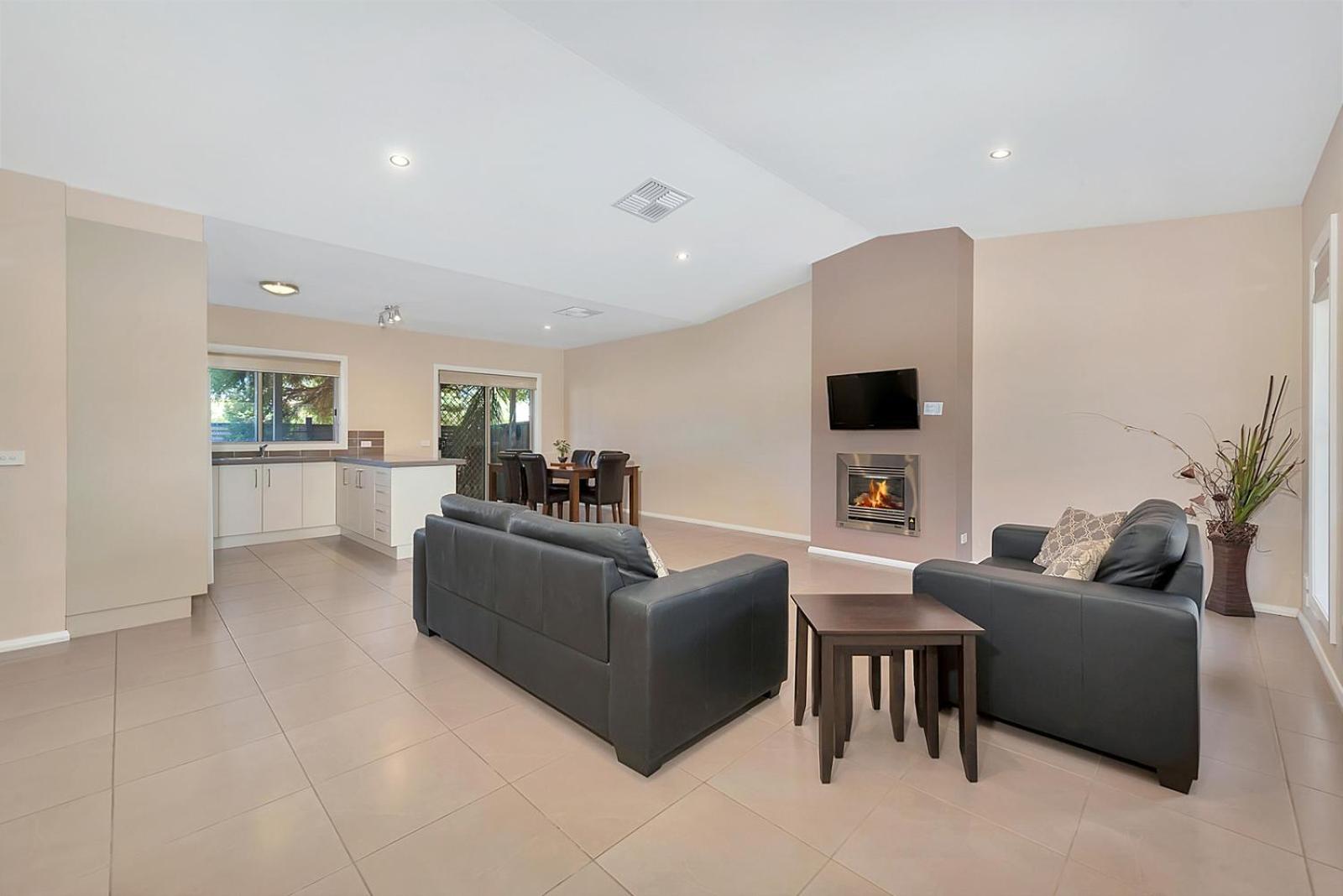 Three-Bedroom Villa photo 1